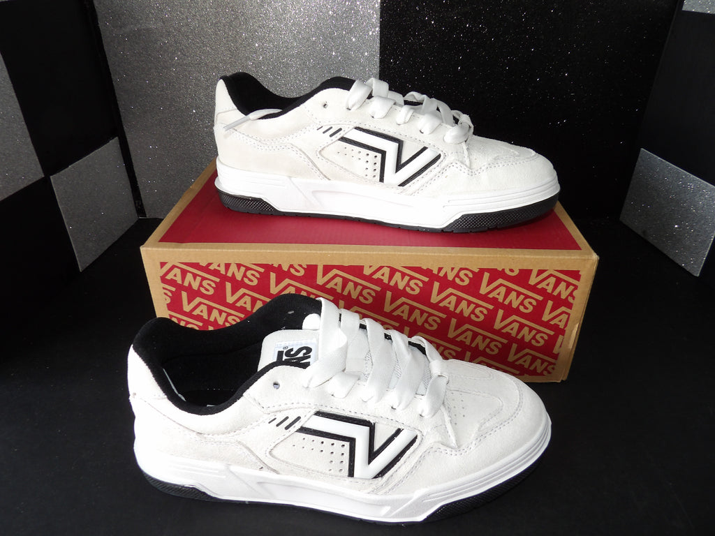 Vans Upland Sneakers - White/Black Skate Shoes (Men's US 6 / Women's US 7.5)