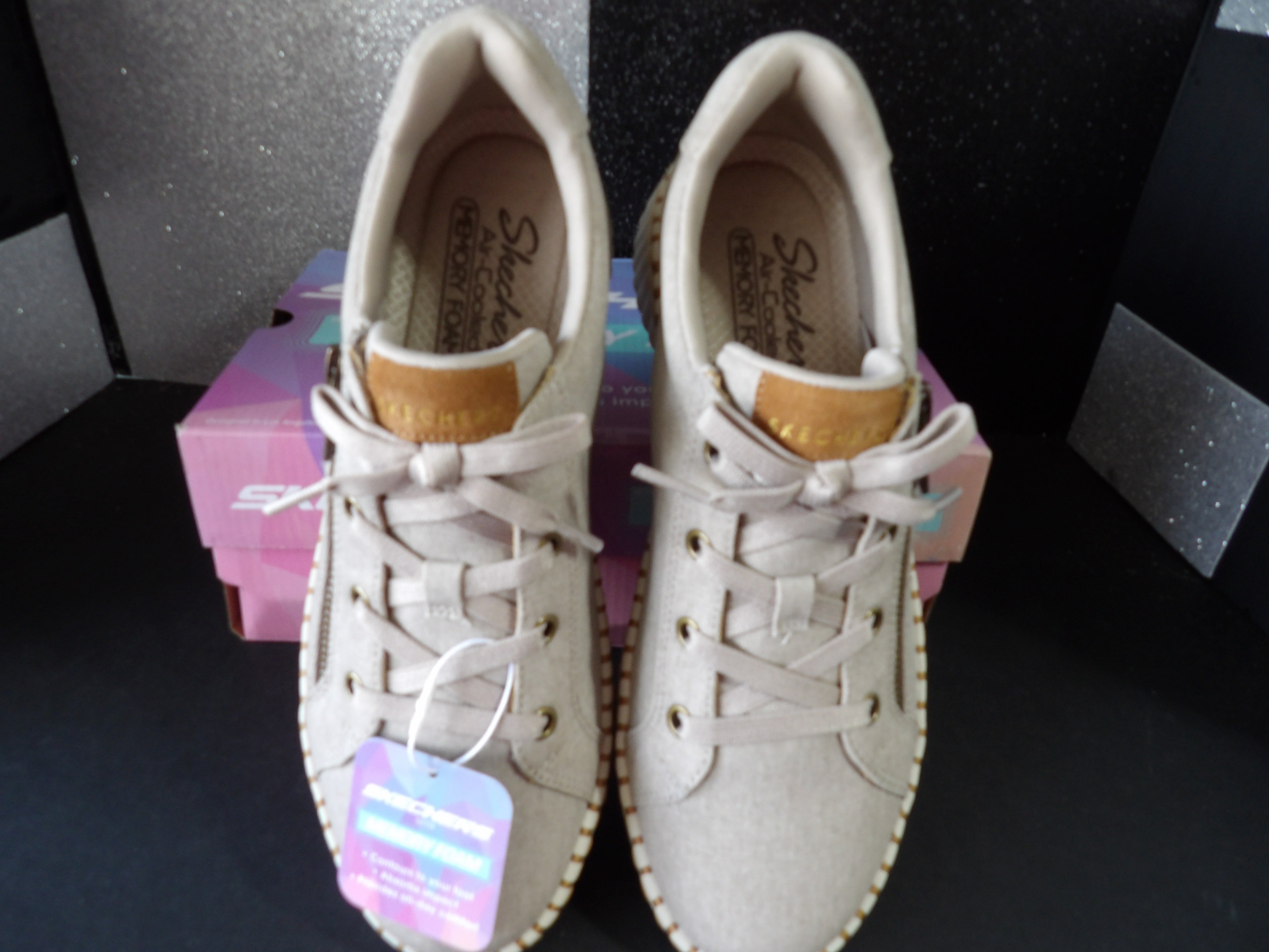 Skechers Zip Stride Platform Sneakers – Natural (Women's US Size 9)