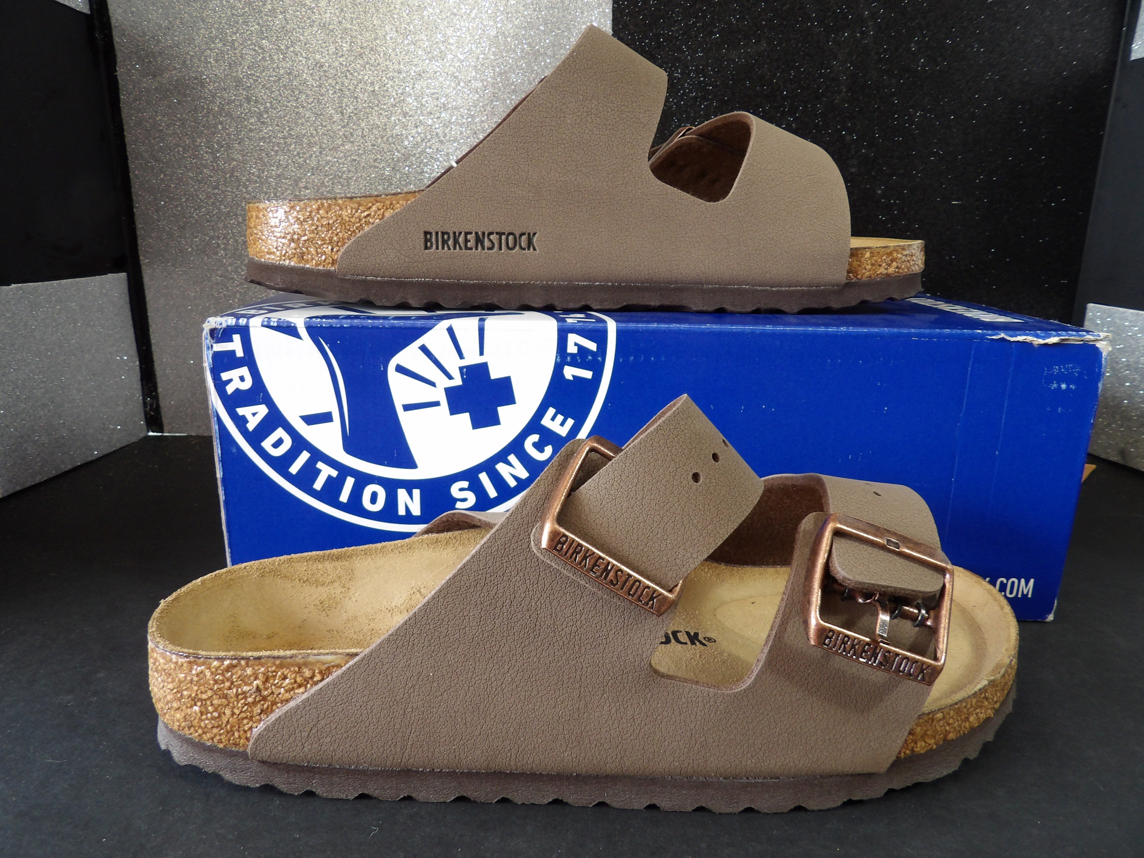 Birkenstock Arizona BS Sandals – Mocha (Women's US Size 8 / Men's US Size 6)