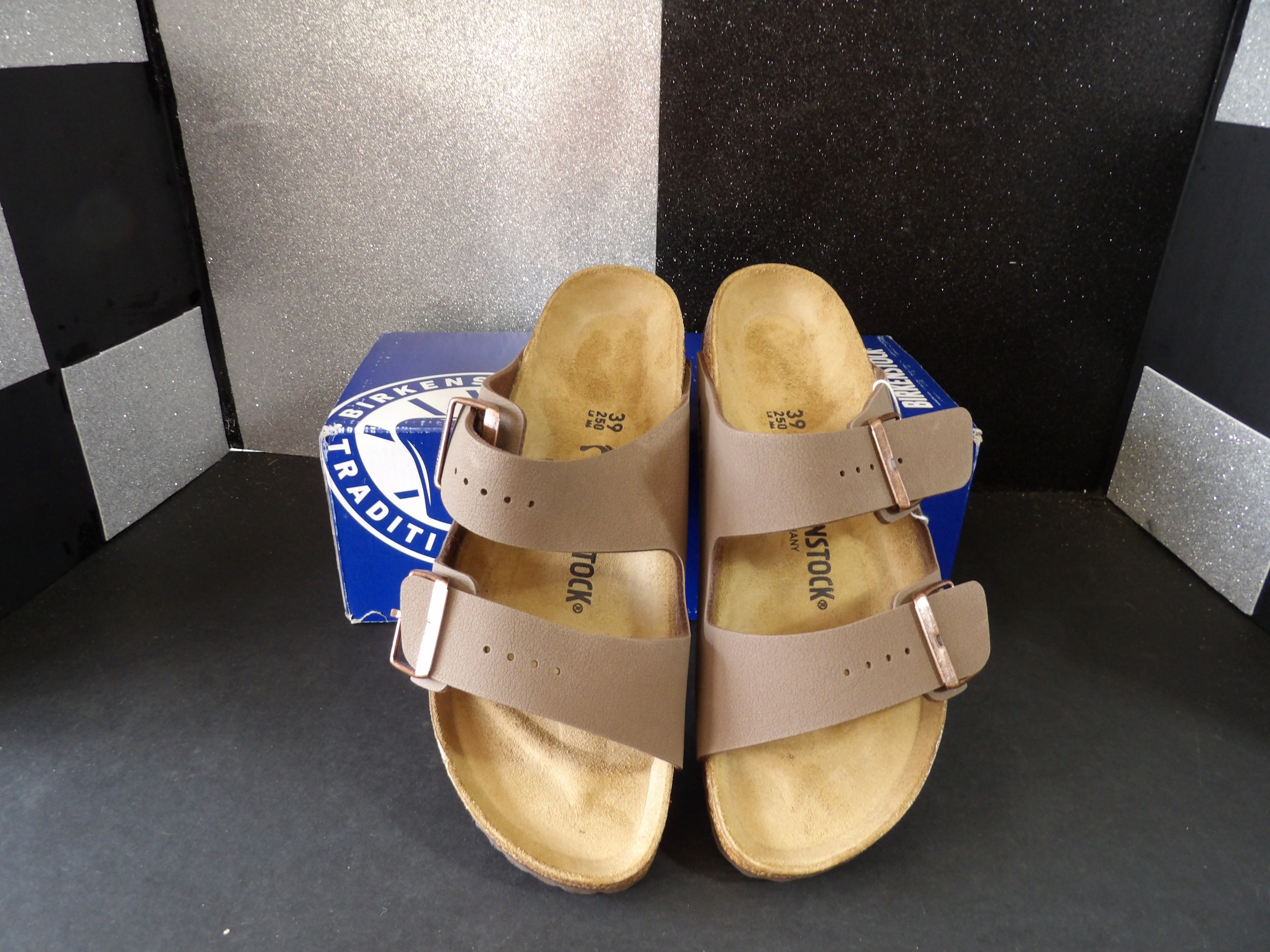 Birkenstock Arizona BS Sandals – Mocha (Women's US Size 8 / Men's US Size 6)