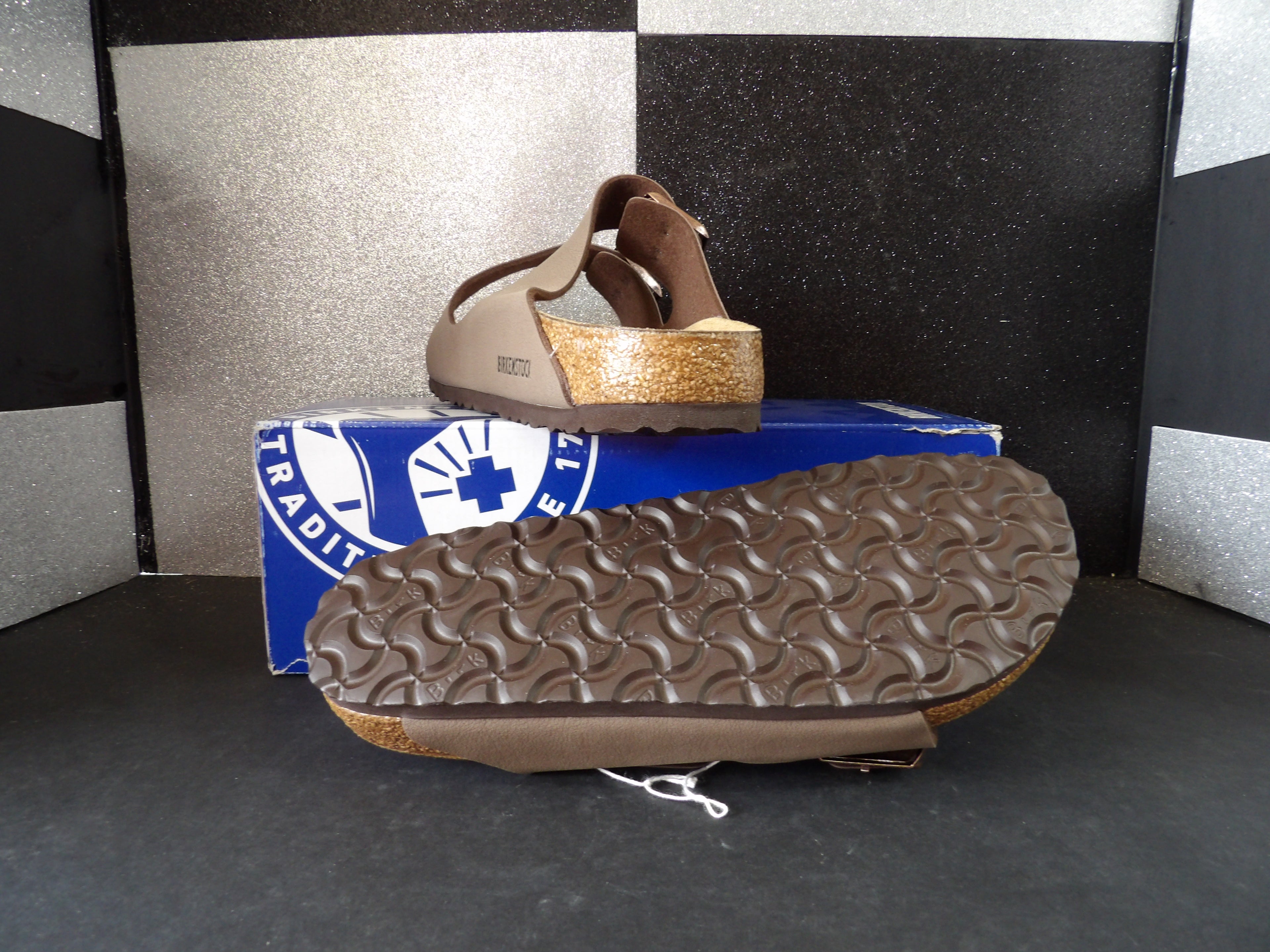 Birkenstock Arizona BS Sandals – Mocha (Women's US Size 8 / Men's US Size 6)