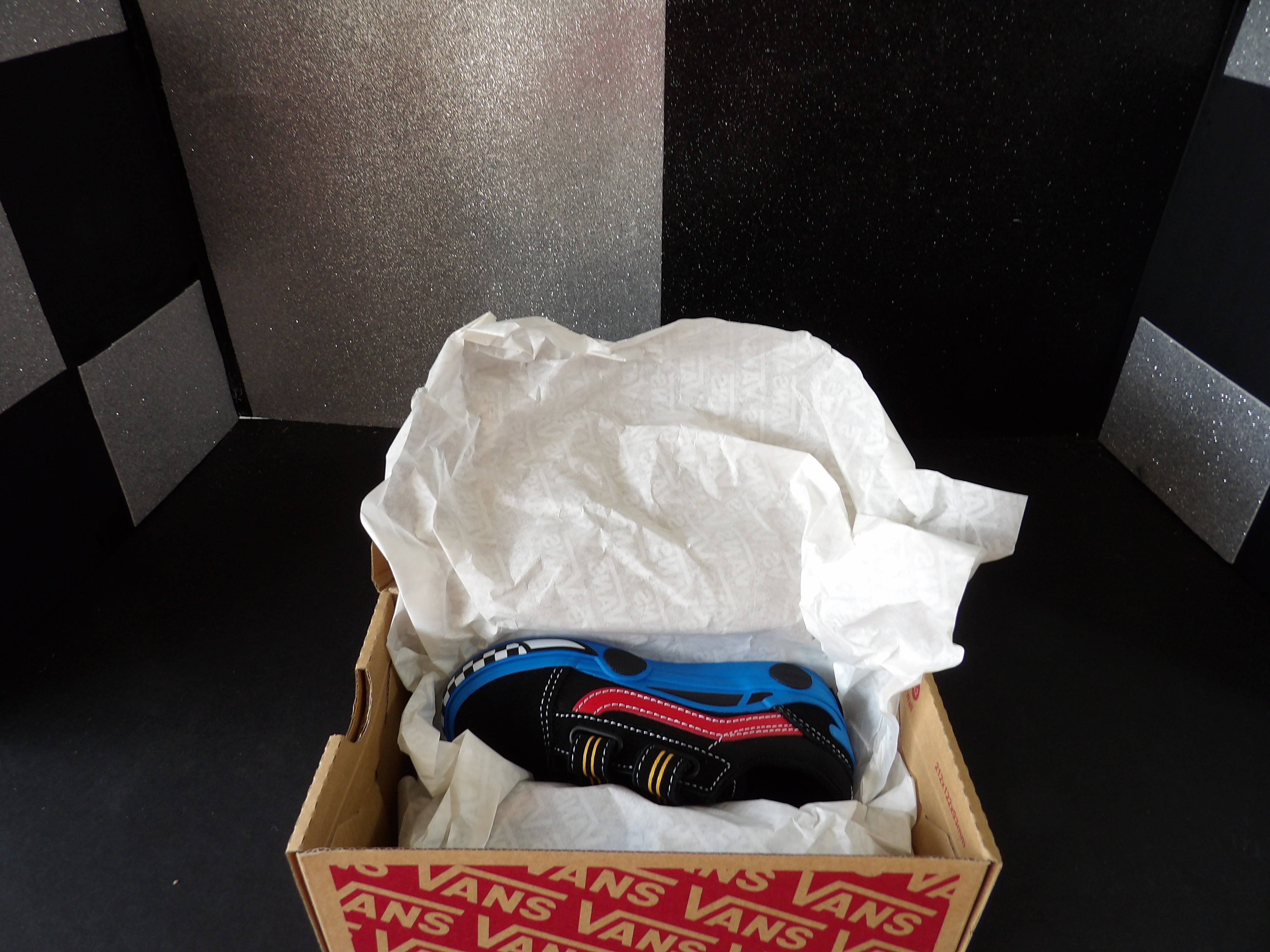 Vans Old Skool V Glow Car Sneakers – Black/Blue (Toddler Size 7)