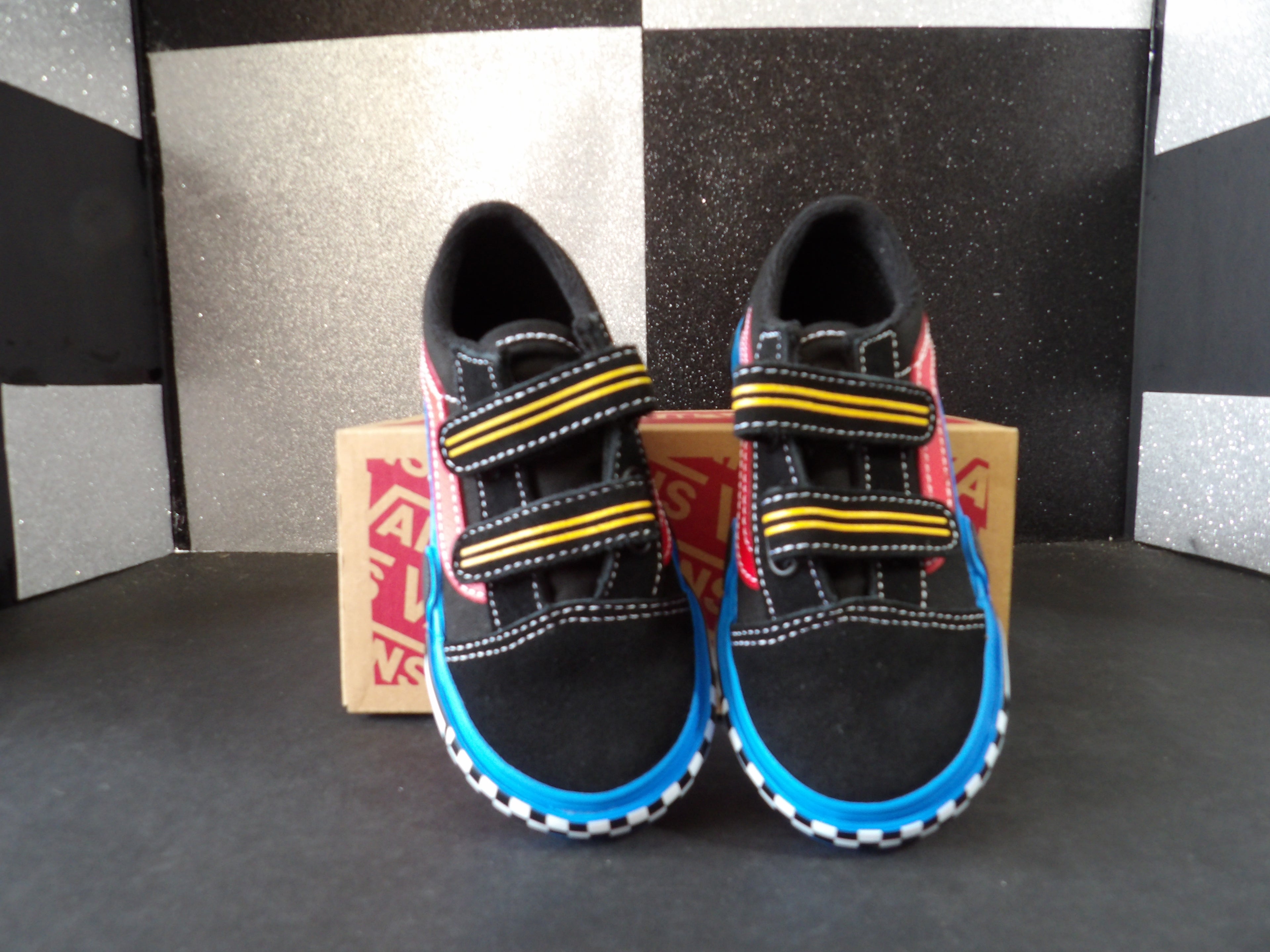 Vans Old Skool V Glow Car Sneakers – Black/Blue (Toddler Size 7)