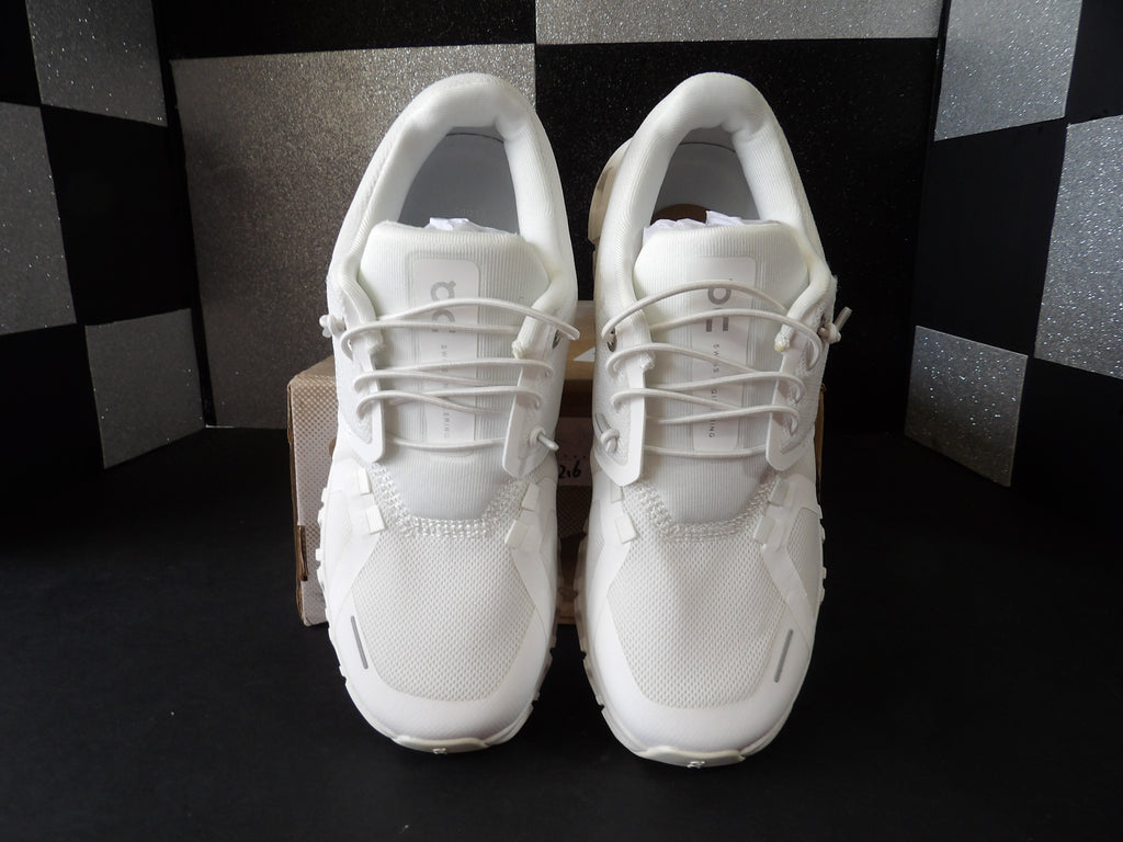 On Cloud 6 Running Shoes – All White (Size US Women's 5)