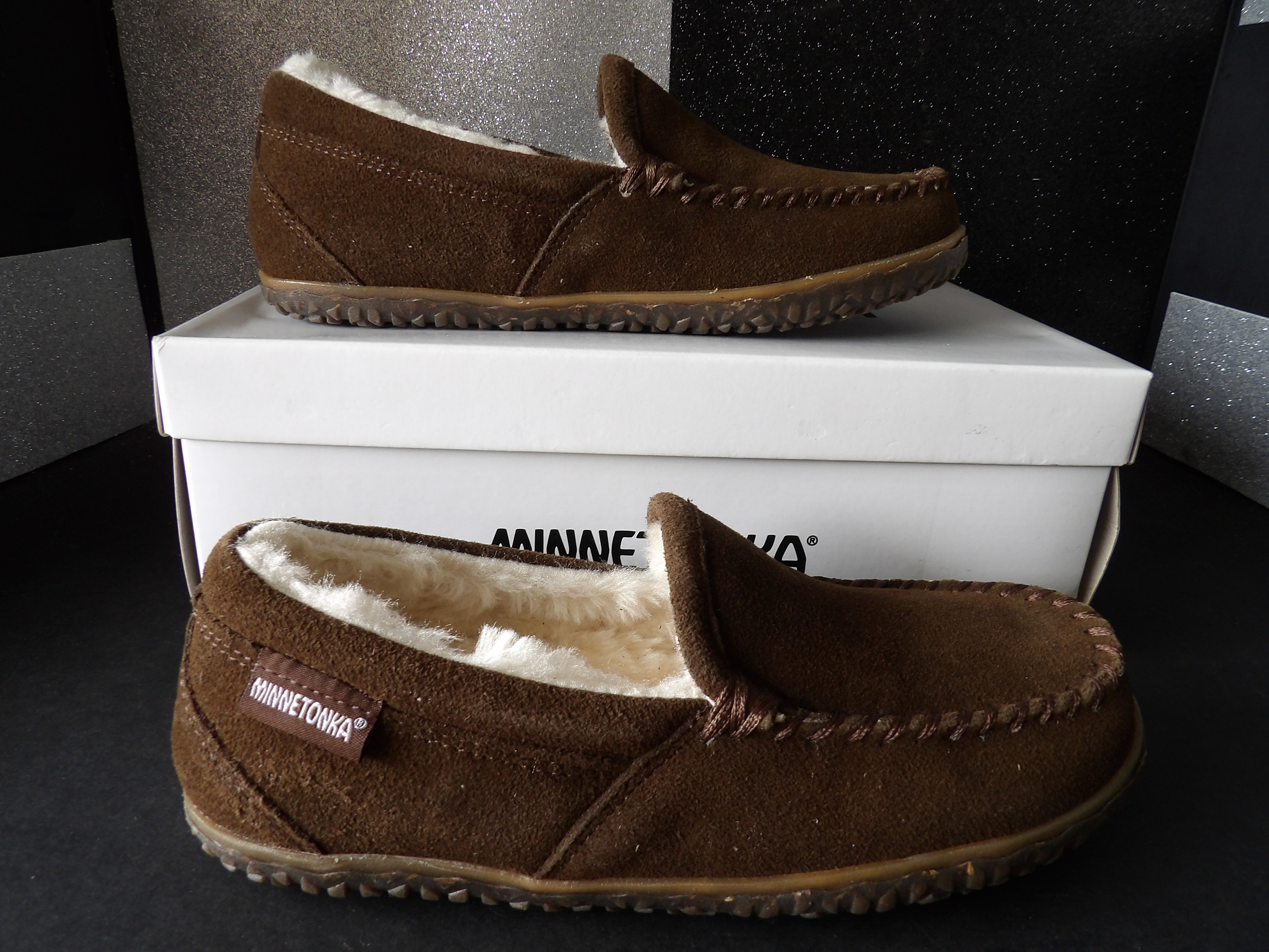Minnetonka Tempe Moccasin Slippers – Chocolate Suede (Size US Women's 7M)