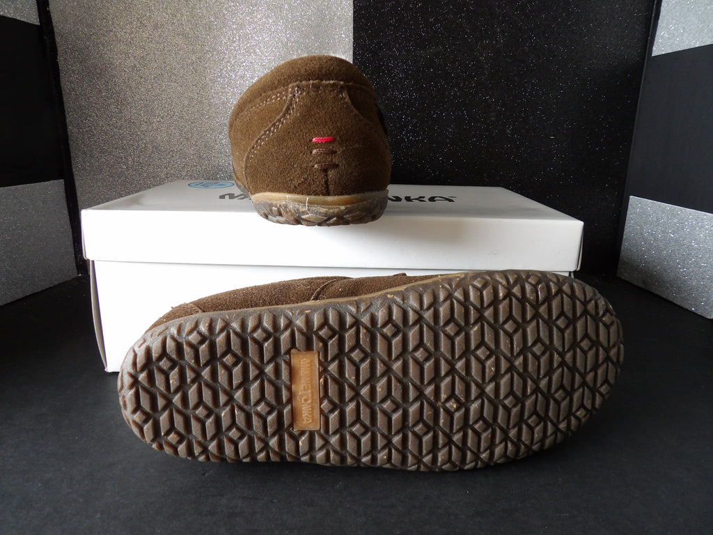 Minnetonka Tempe Moccasin Slippers – Chocolate Suede (Size US Women's 7M)