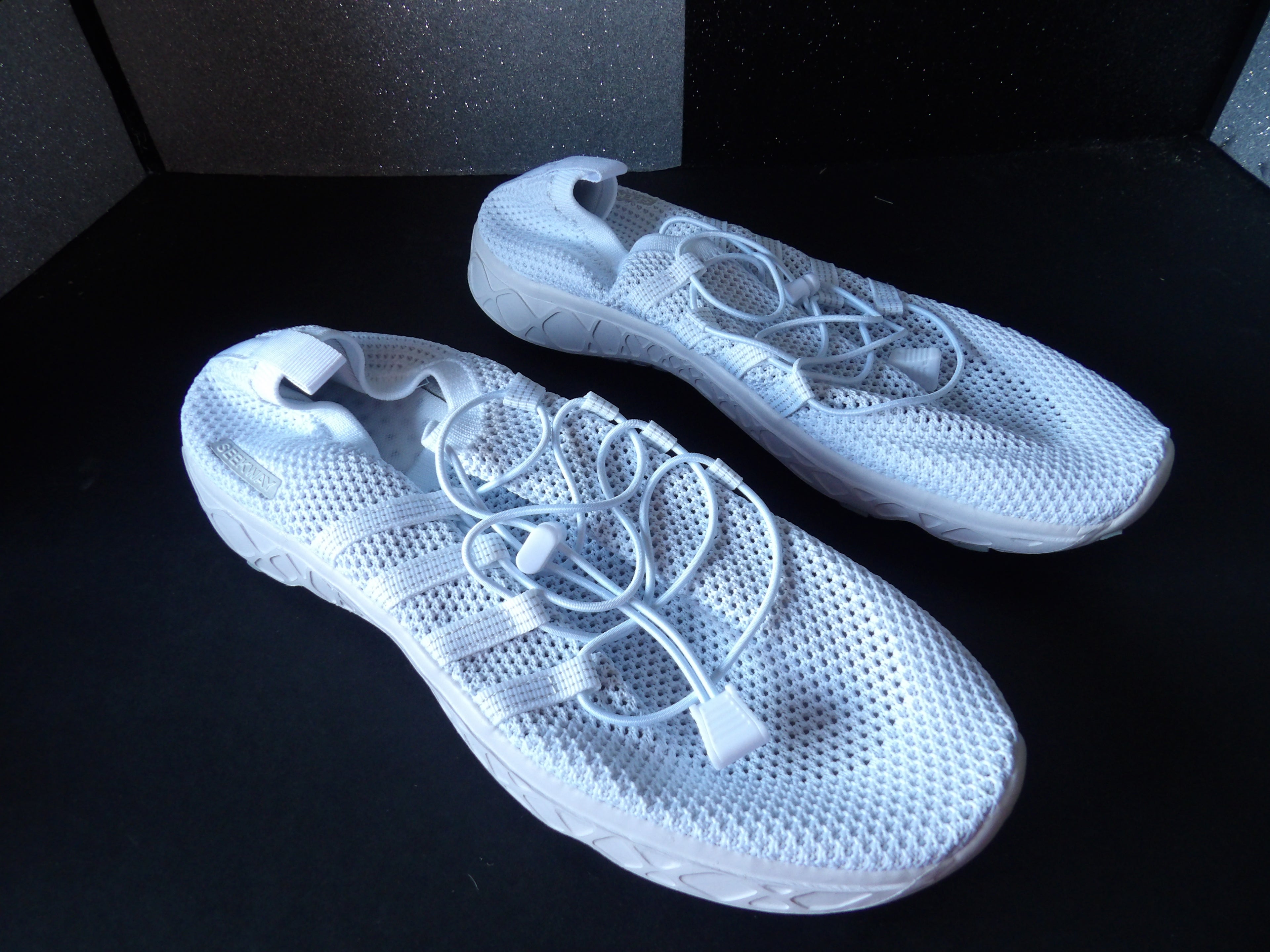 SEEKWAY AE051 Quick-Dry Water Shoes – White (Size US Men's 10)