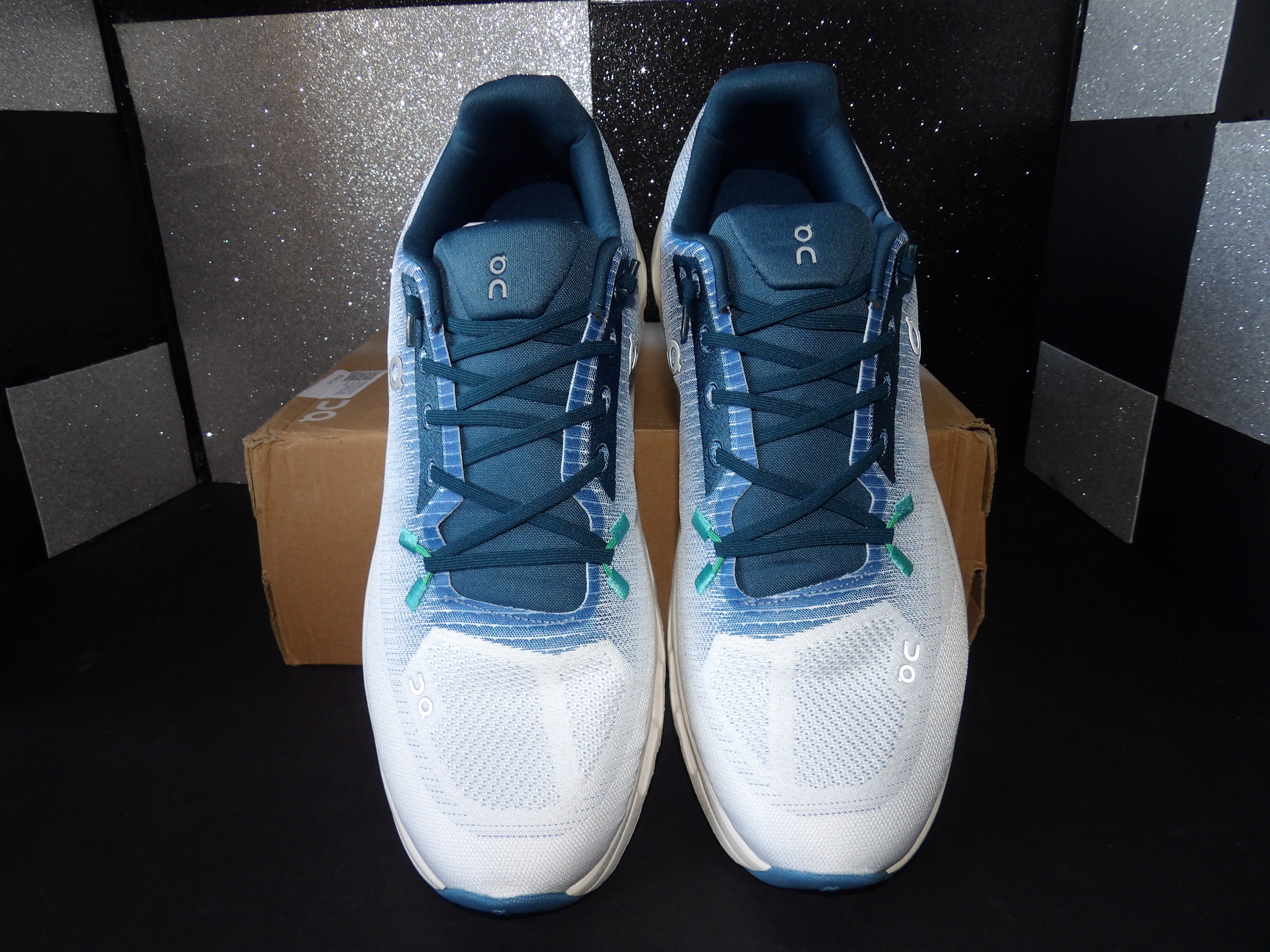 On Cloudtilt – White/Navy (Size US Men's 9.5)