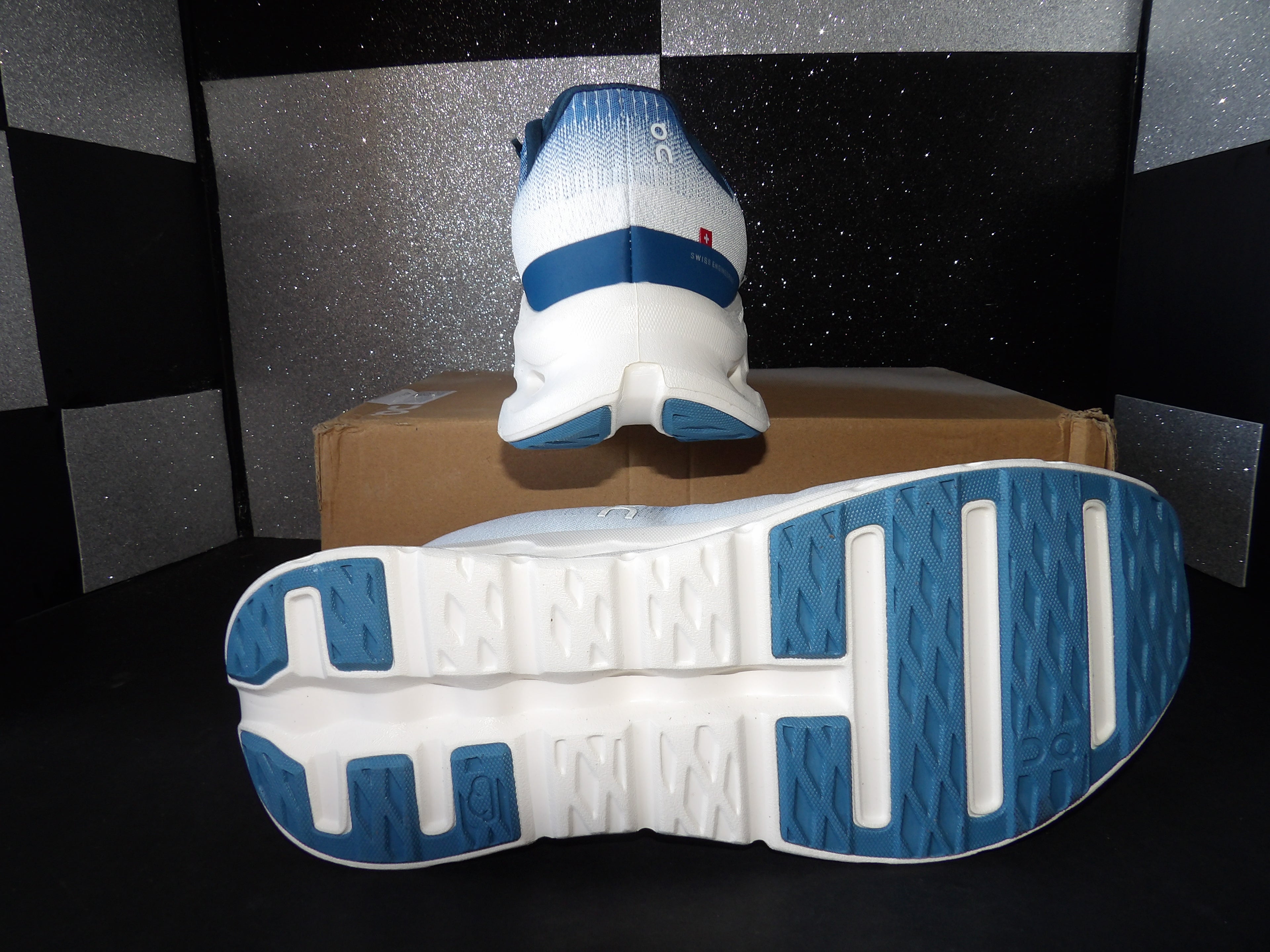 On Cloudtilt – White/Navy (Size US Men's 9.5)