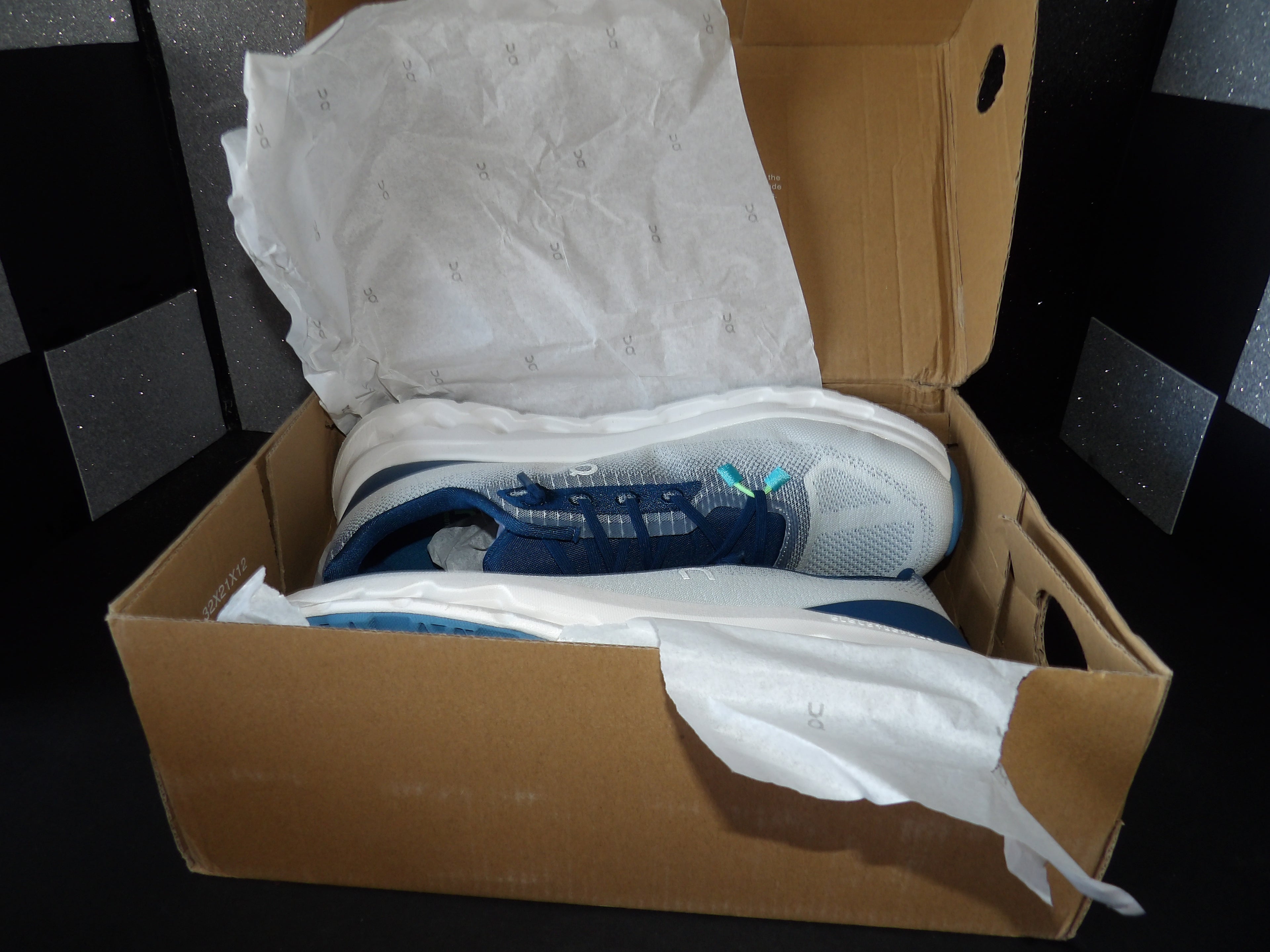 On Cloudtilt – Tide/White (Size US Men's 9.5)