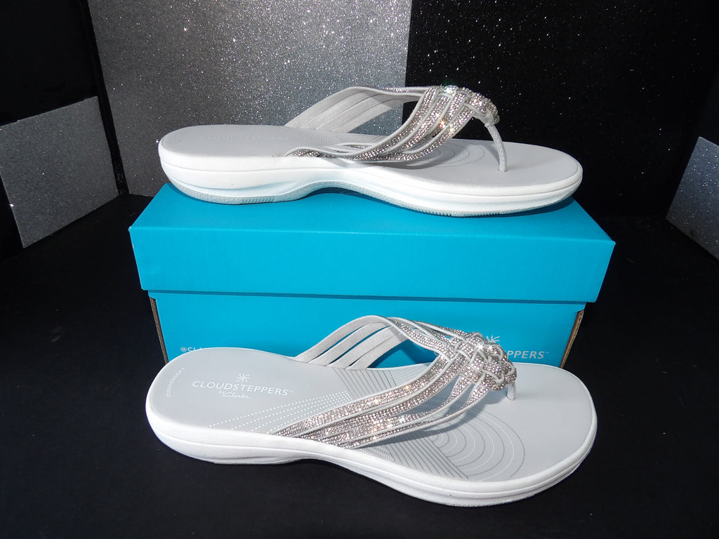 Clarks Cloudsteppers Rhinestone Thong Sandals – Silver (Size US Women's 7)