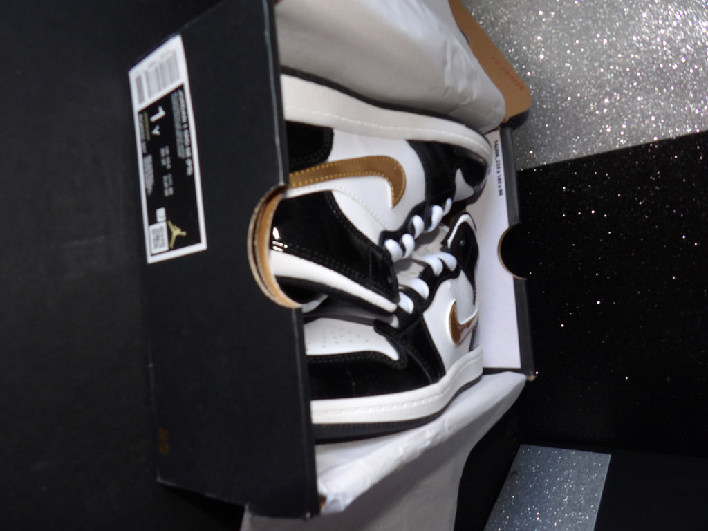 Air Jordan 1 Mid SE - Black/Metallic Gold/White (Size US 1Y)