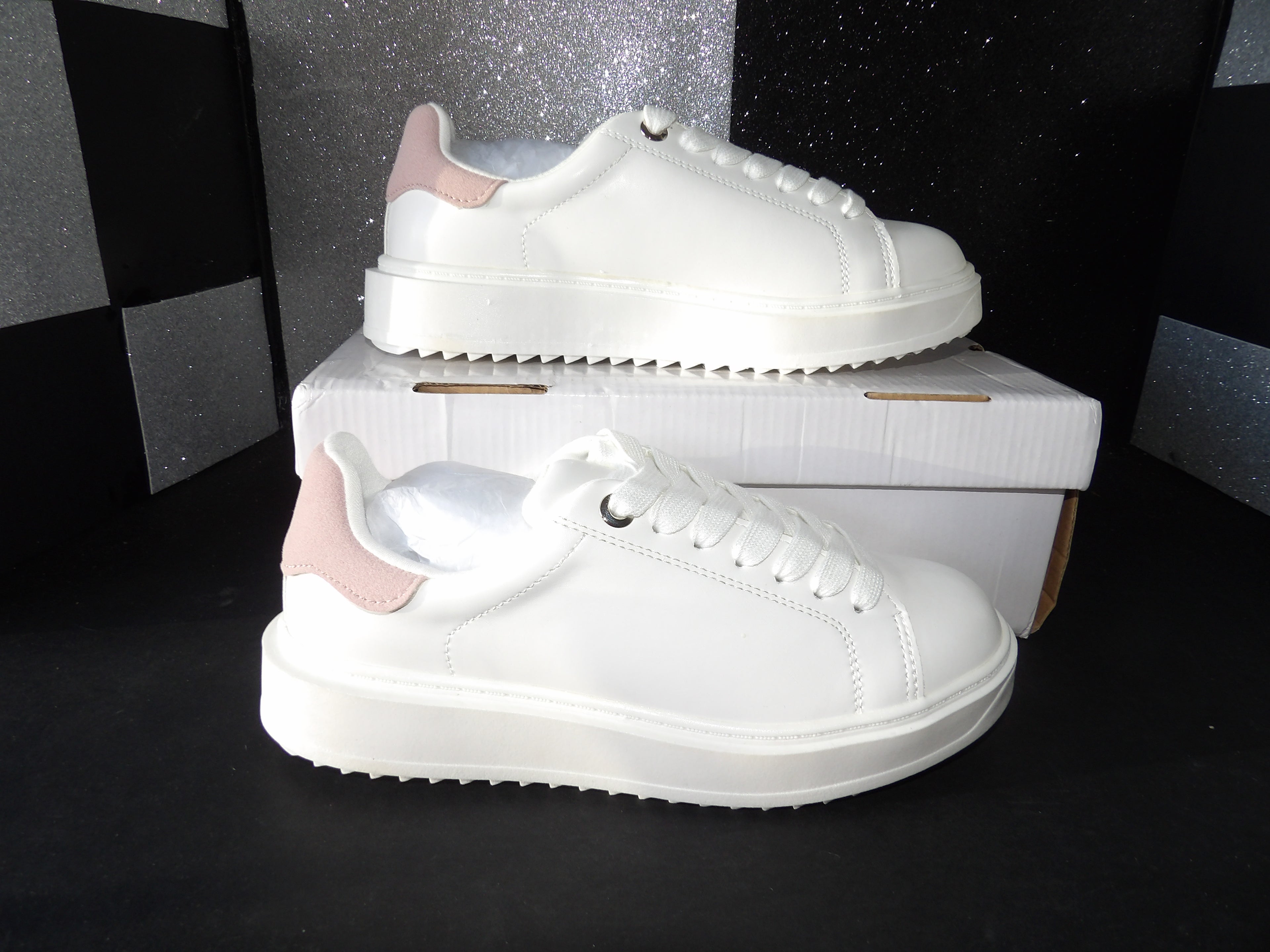 MILACACA MC-2002 Platform Sneakers – White/Pink (Size US Women's 7.5)