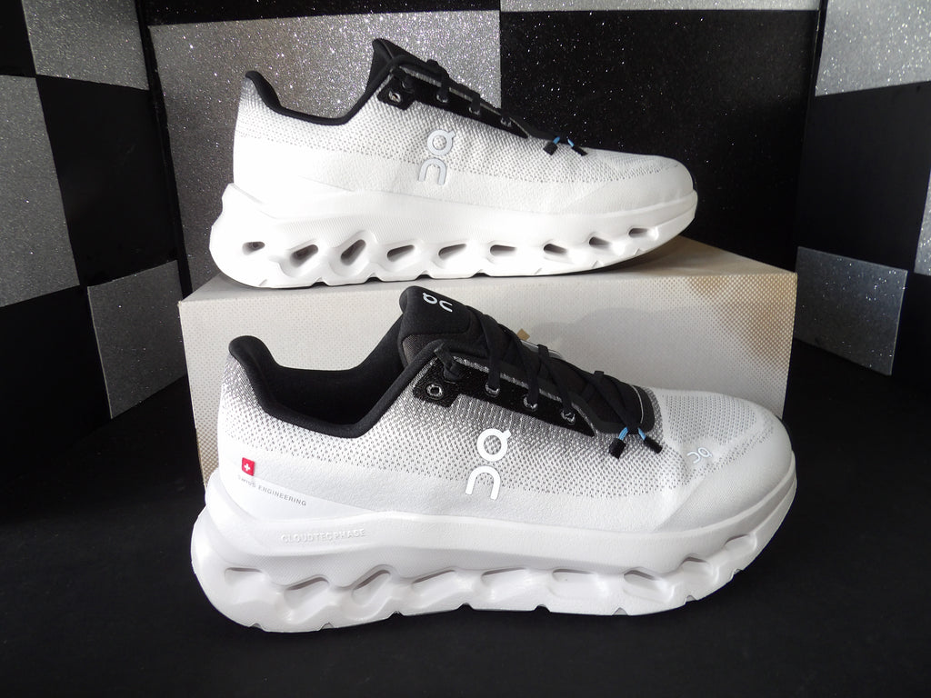 On Cloudtilt Running Shoes – Black/White (Size US Men's 10,  Women's 11, EU 44)