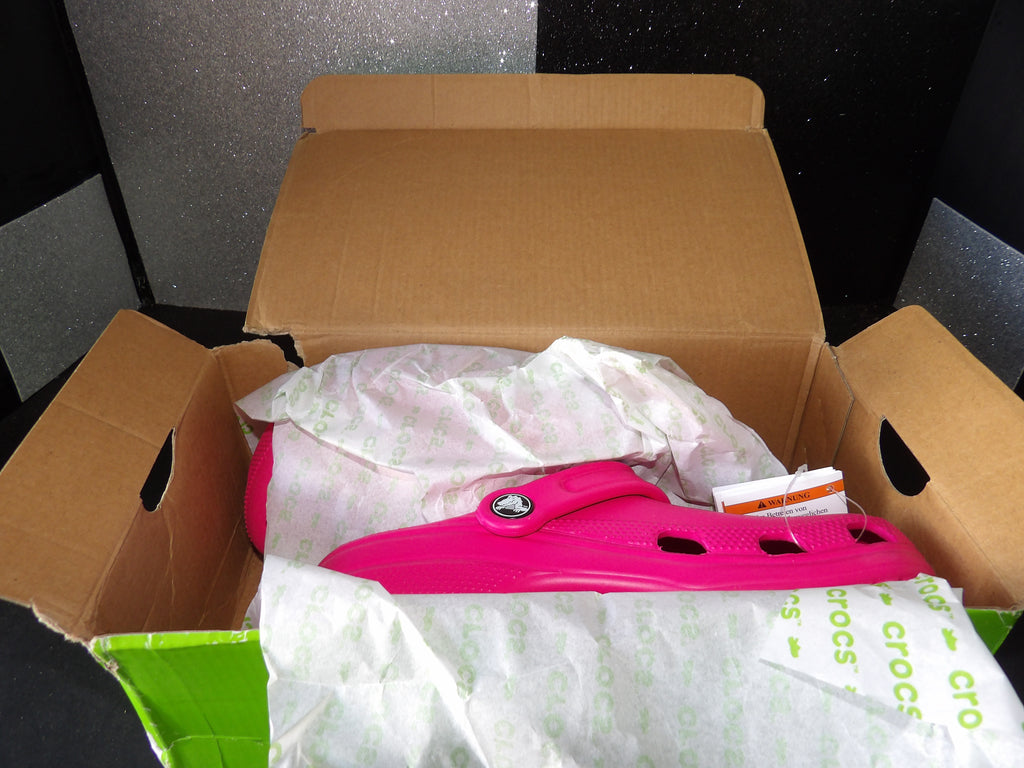 Crocs- Dragon Fruit (US Men's 3 Women's 5)