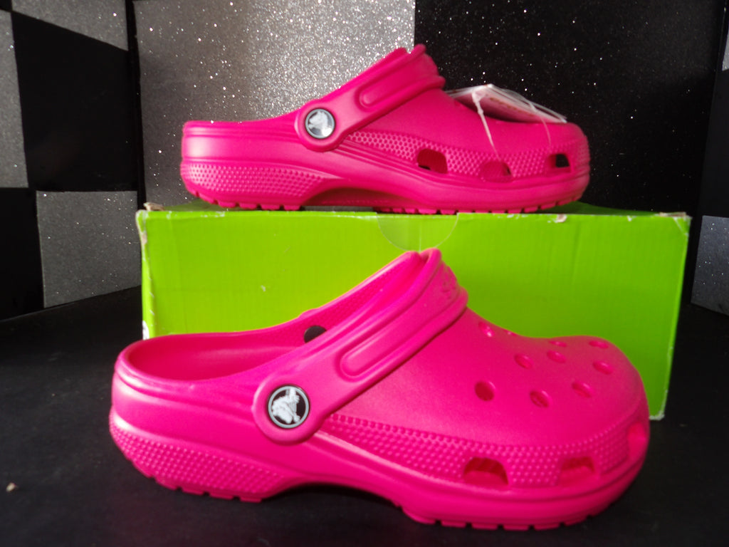 Crocs- Dragon Fruit (US Men's 3 Women's 5)