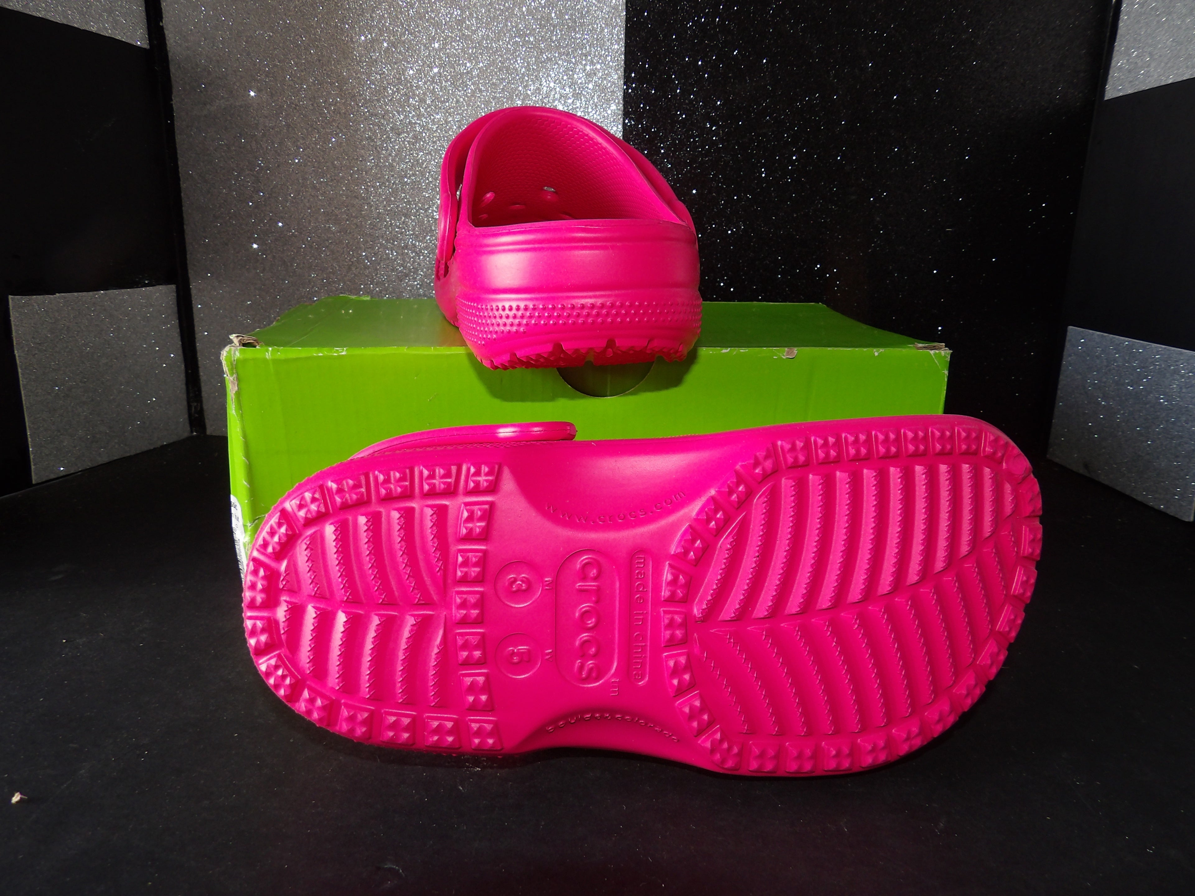 Crocs- Dragon Fruit (US Men's 3 Women's 5)