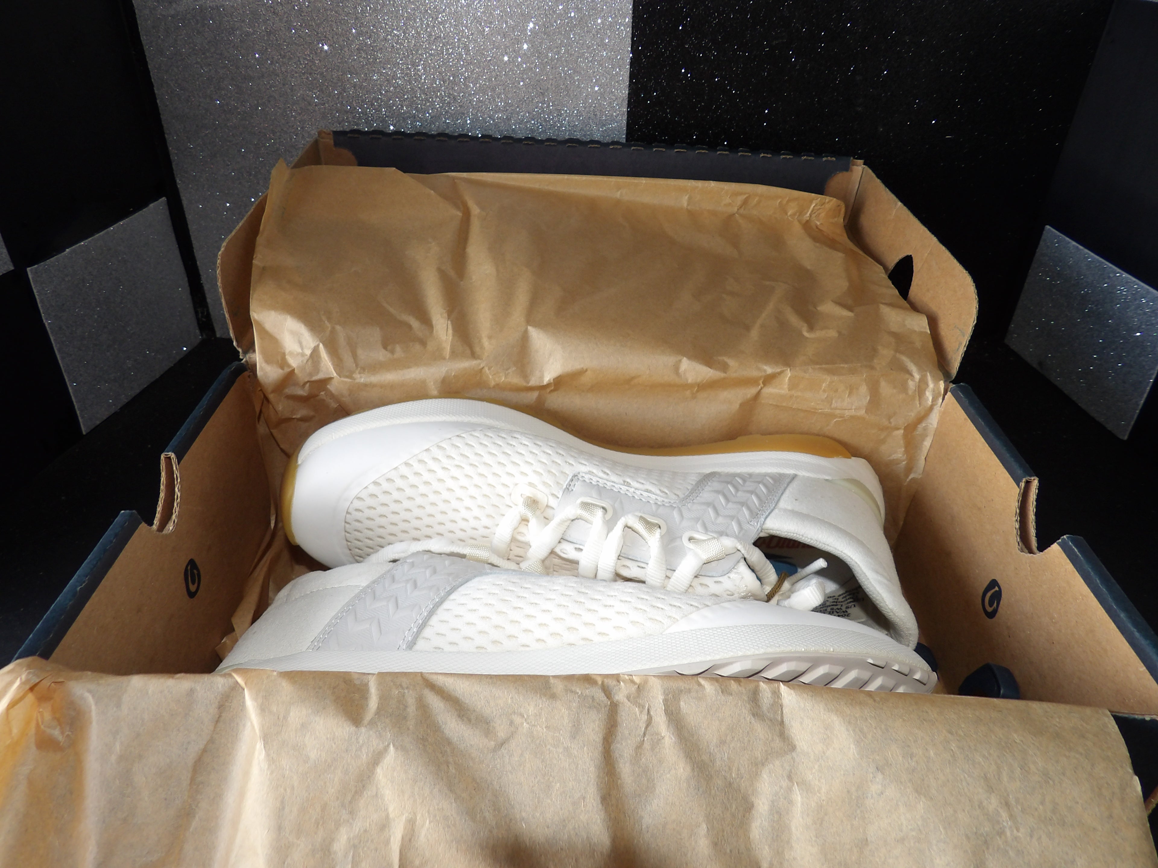 Olukai Wailuku Sneakers- White (US Women's 8)
