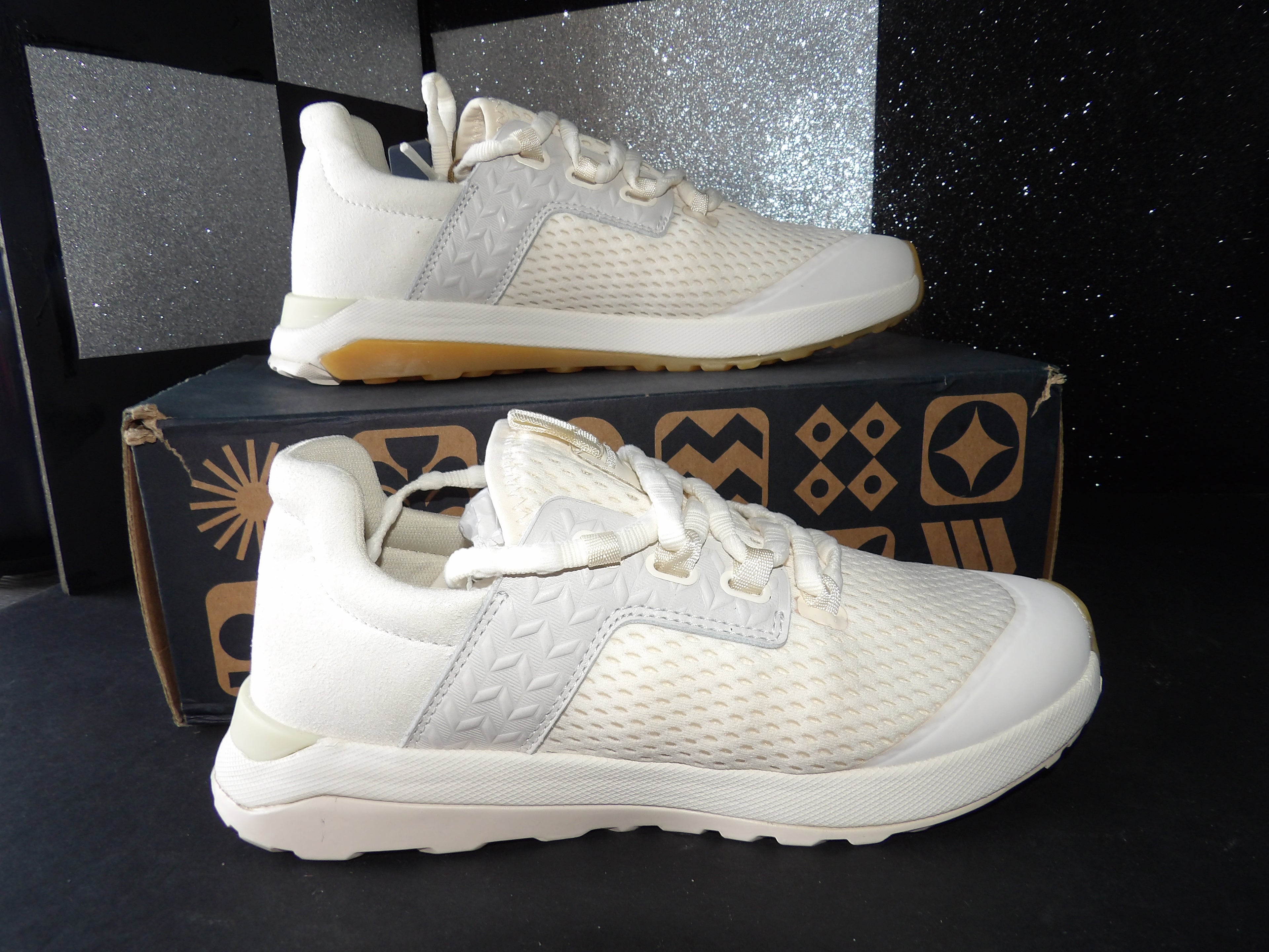 Olukai Wailuku Sneakers- White (US Women's 8)