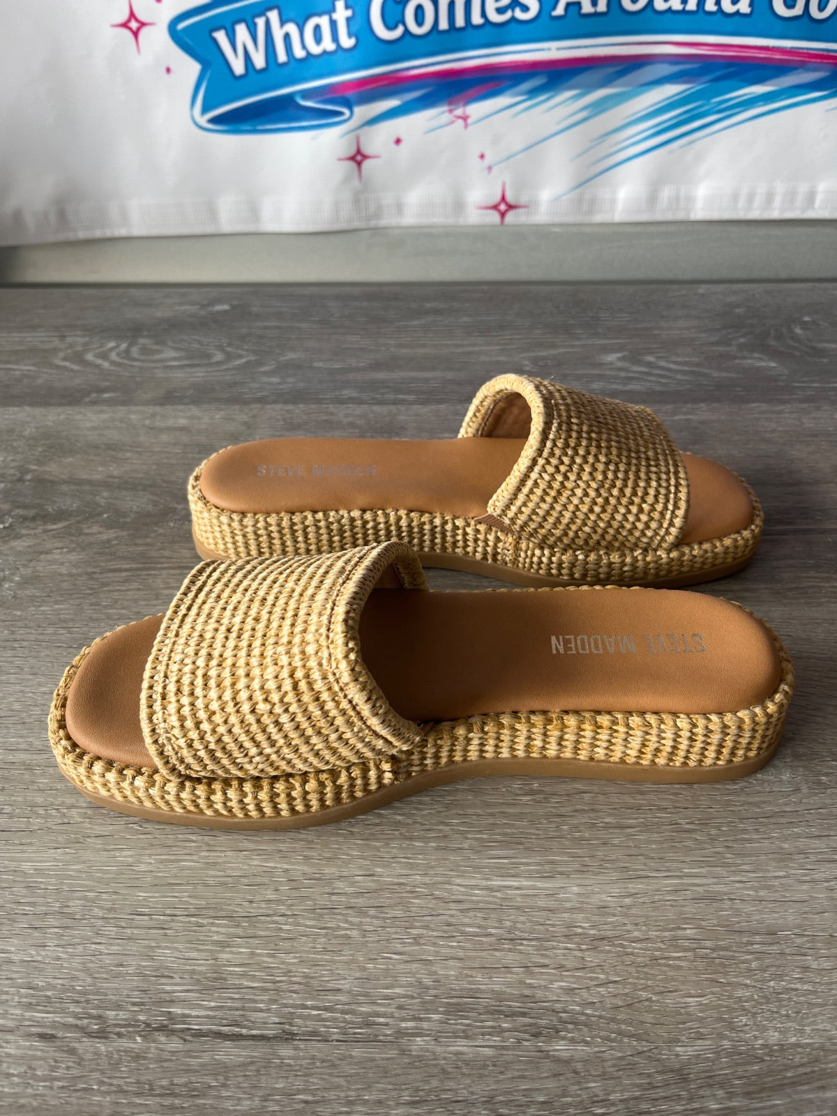 Steve Madden Boardwalk (Size 8.5)