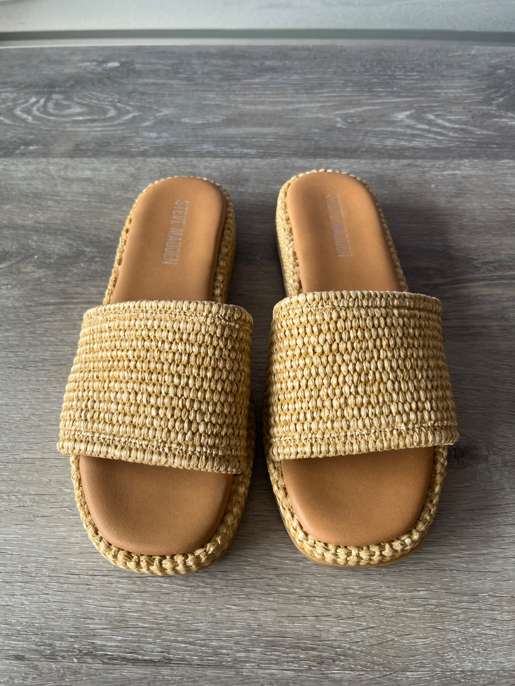 Steve Madden Boardwalk (Size 8.5)