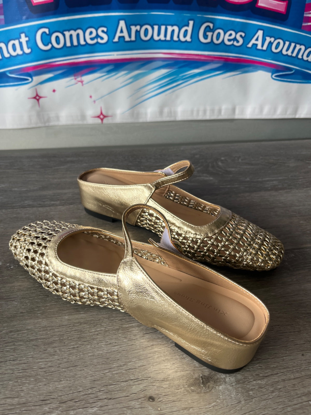 Xin Jing Slip ons (Size W6.5)