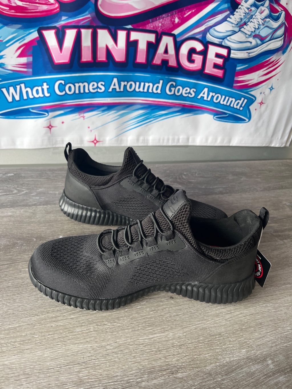 Sketchers Slip Resistant Sneaker (Size M10)