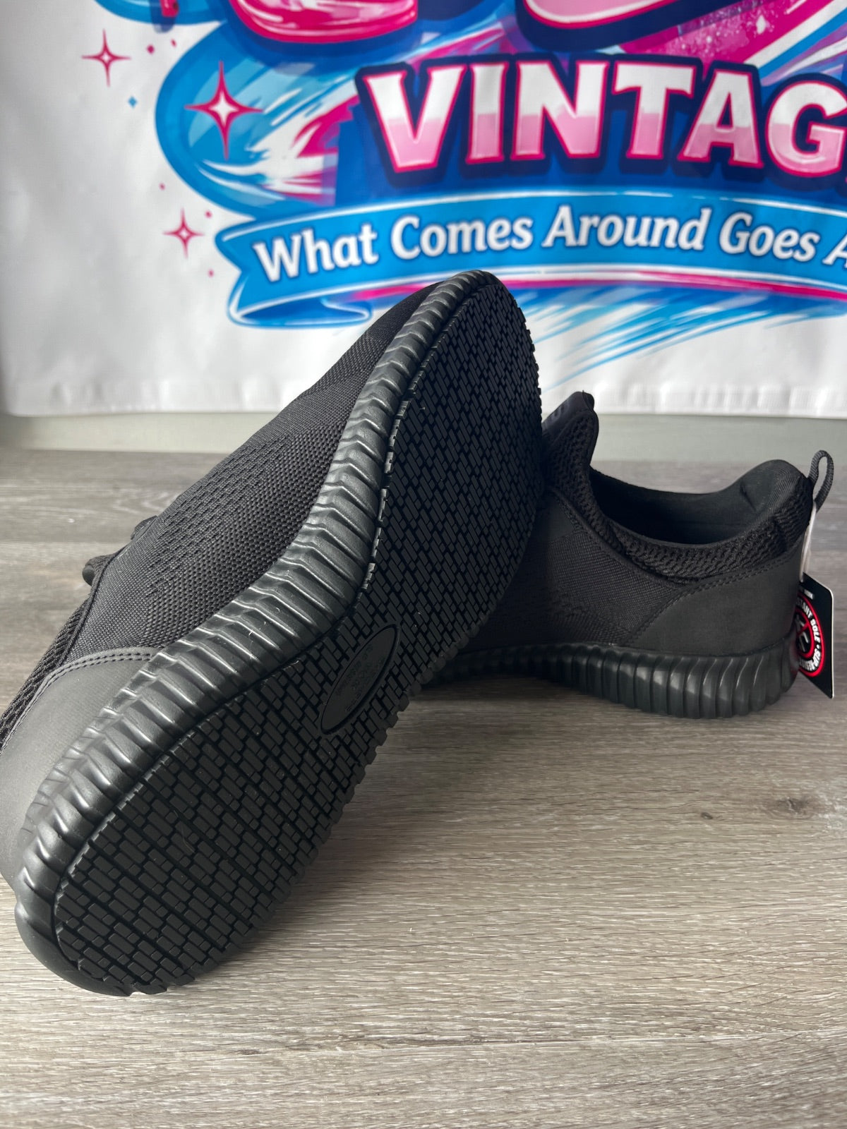Sketchers Slip Resistant Sneaker (Size M10)