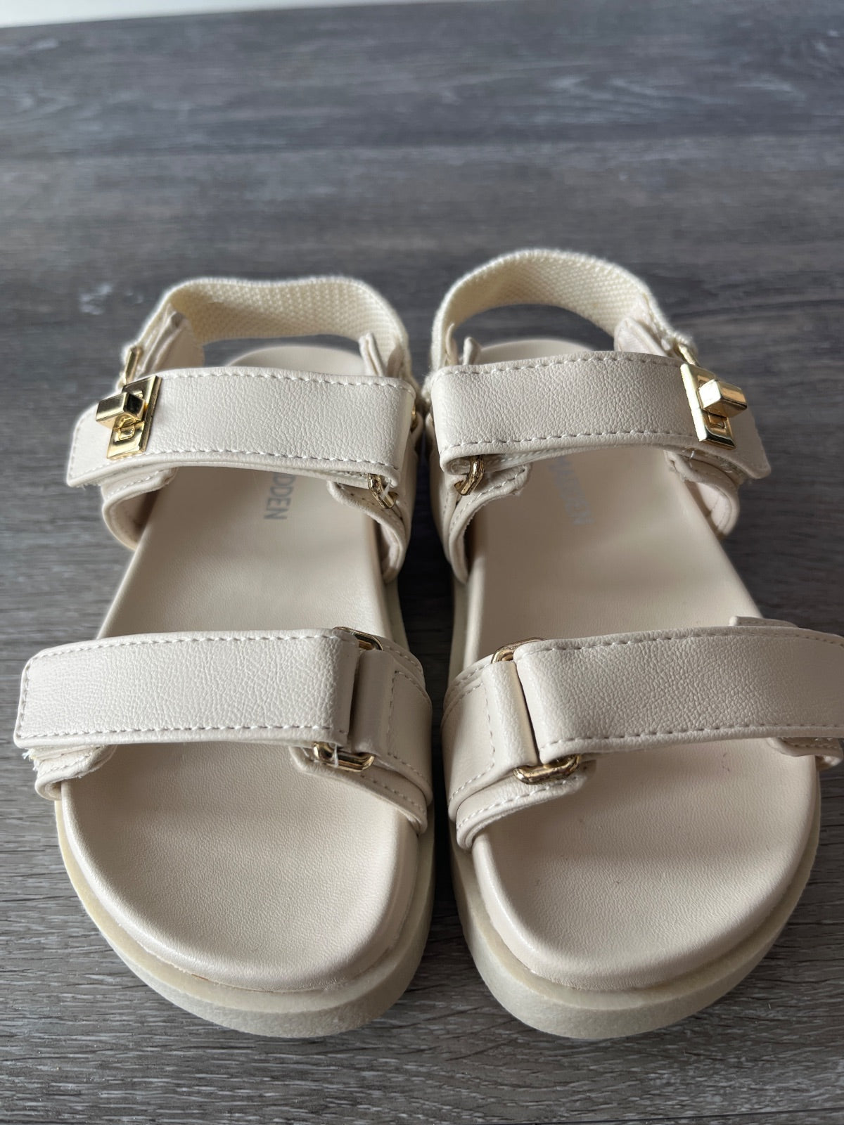 Steve Madden Sandal (Size W9)