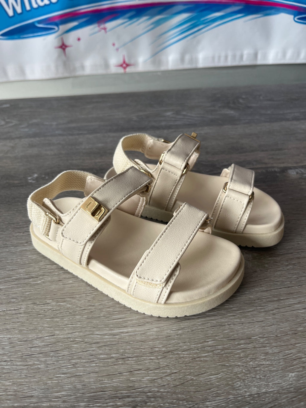 Steve Madden Sandal (Size W9)