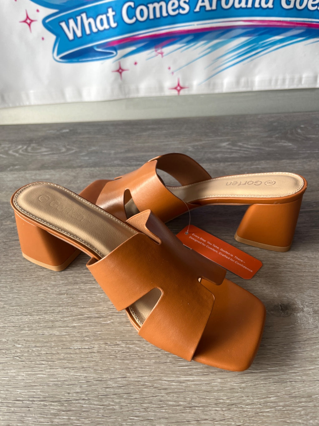 Gorfen Low Block Sandal (Size W8)