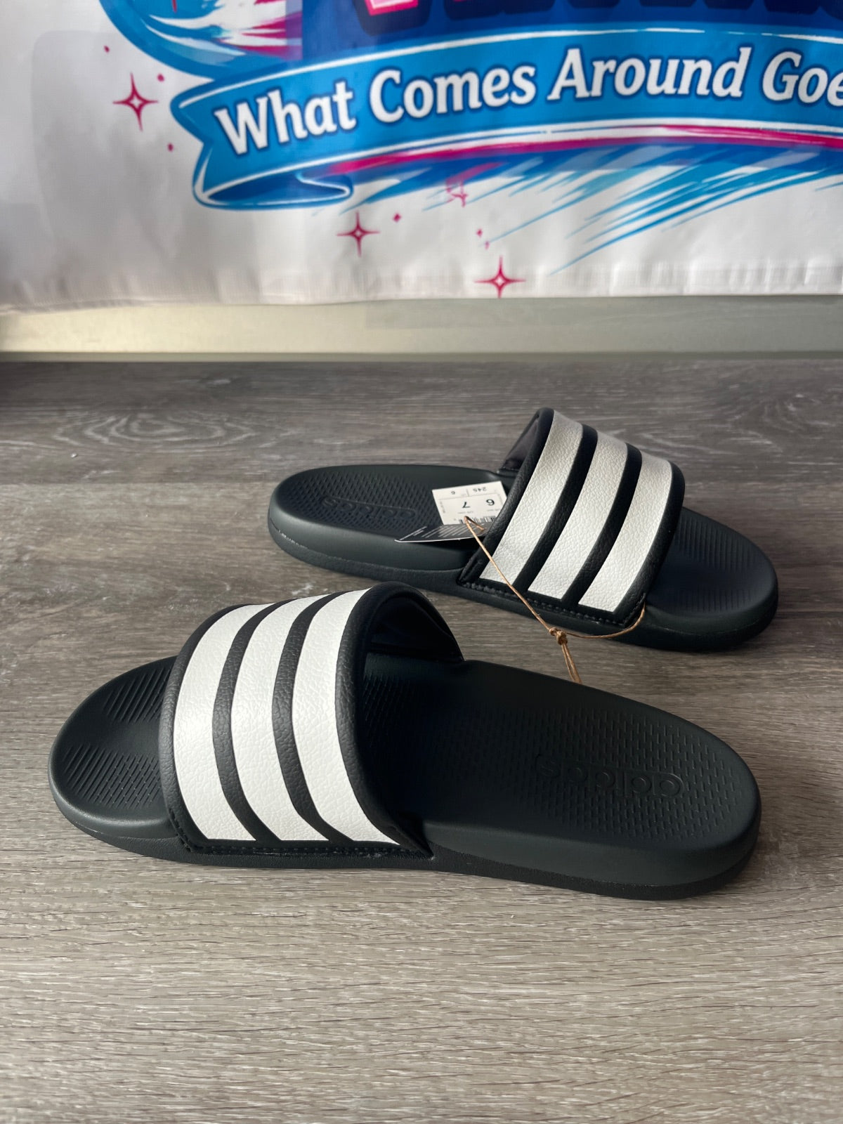 Adidas Adilette Comfort 2.0 (Size M6 W7)
