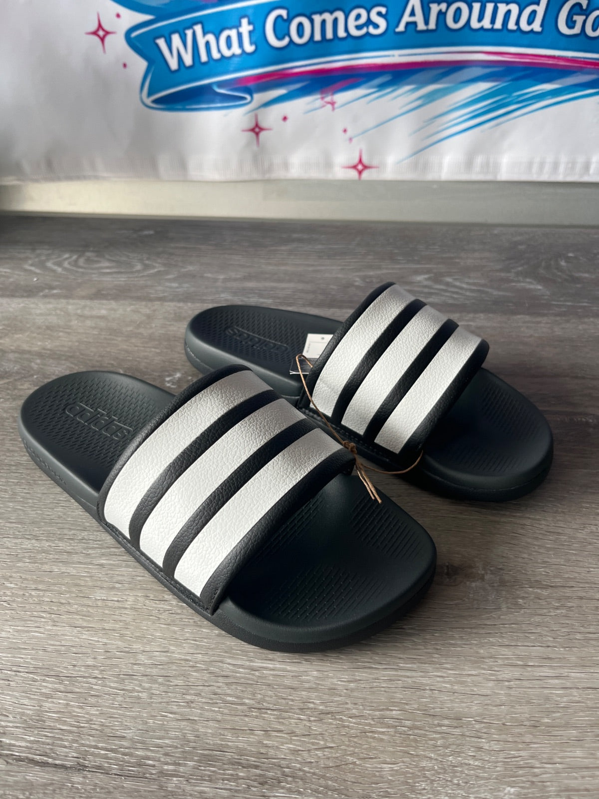 Adidas Adilette Comfort 2.0 (Size M6 W7)