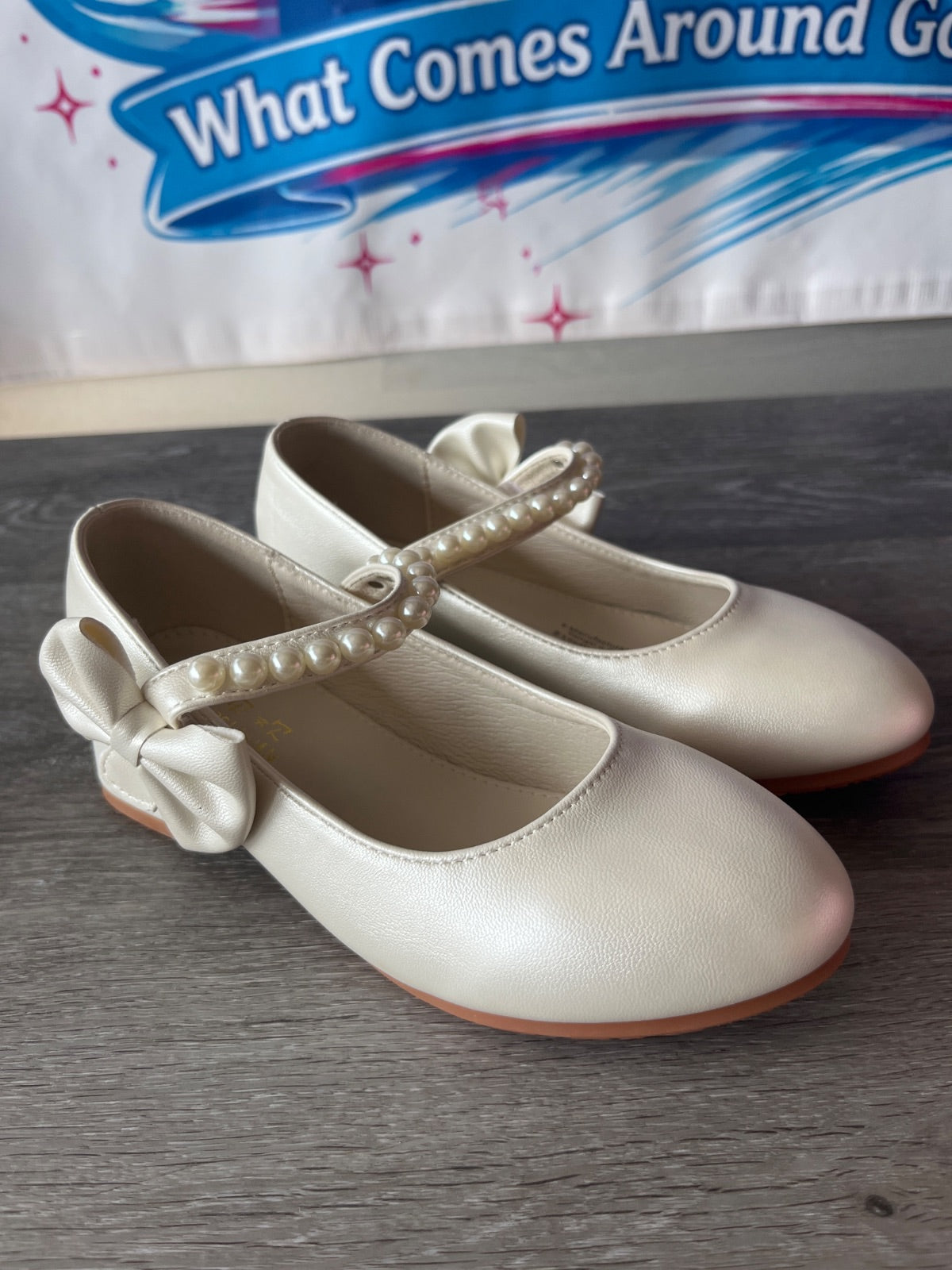 White Heels With Bow (Size 3.5)
