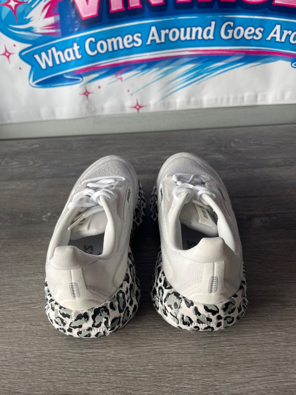 Brooks Revel 9 Sneaker (Size W8)