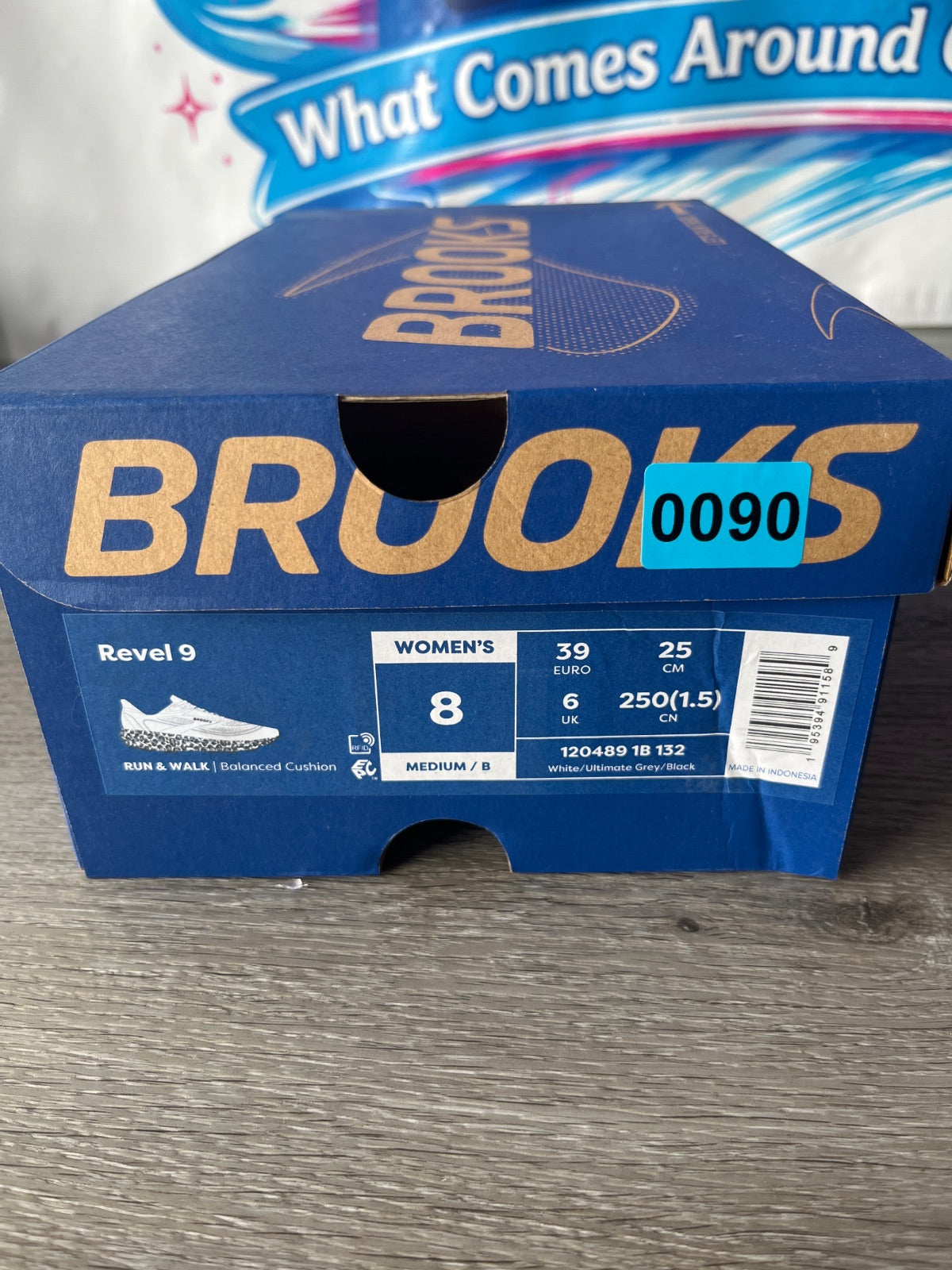 Brooks Revel 9 Sneaker (Size W8)