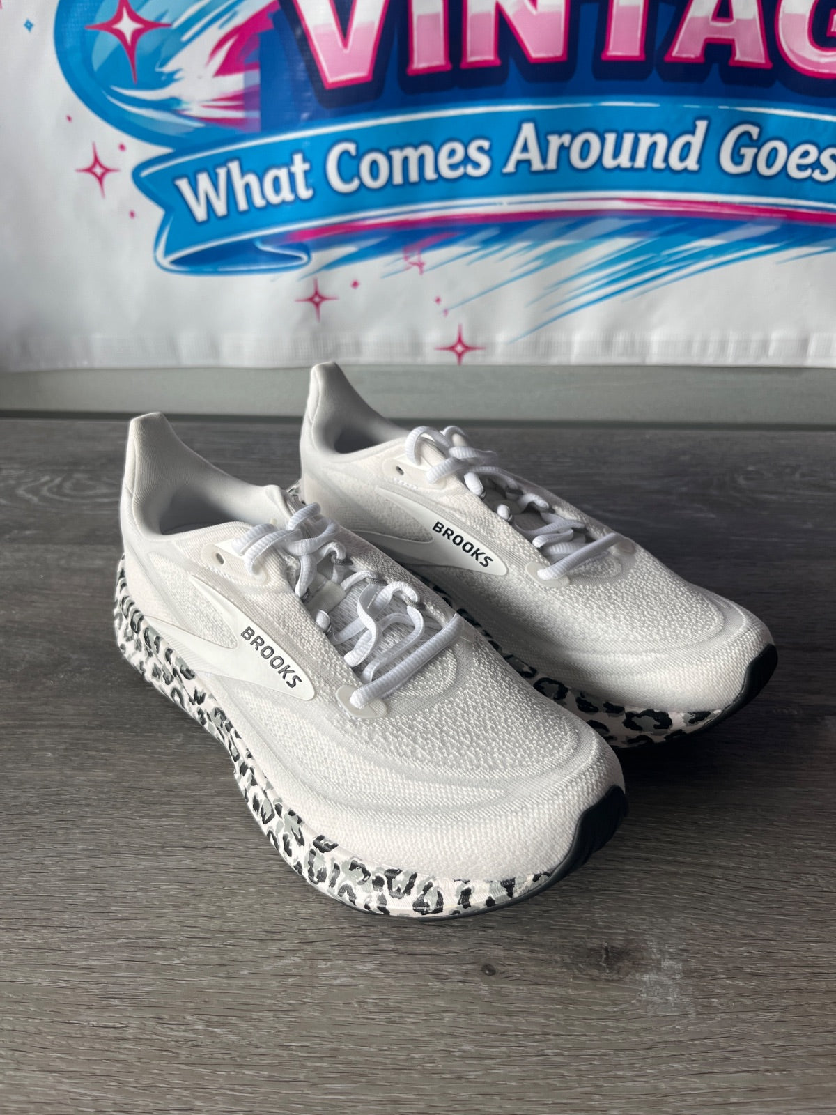 Brooks Revel 9 Sneaker (Size W8)