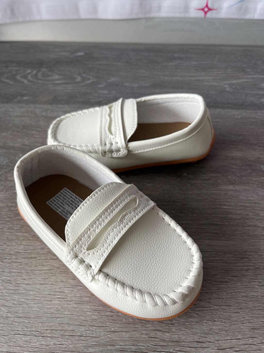 White Toddler Loafer (Size 8)