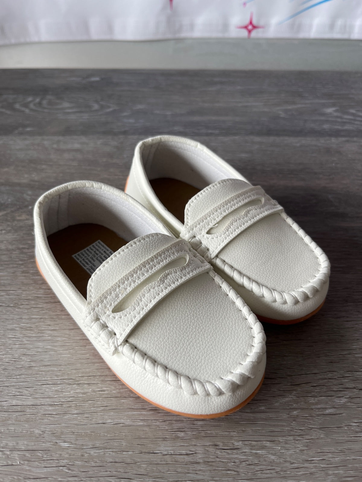 White Toddler Loafer (Size 8)