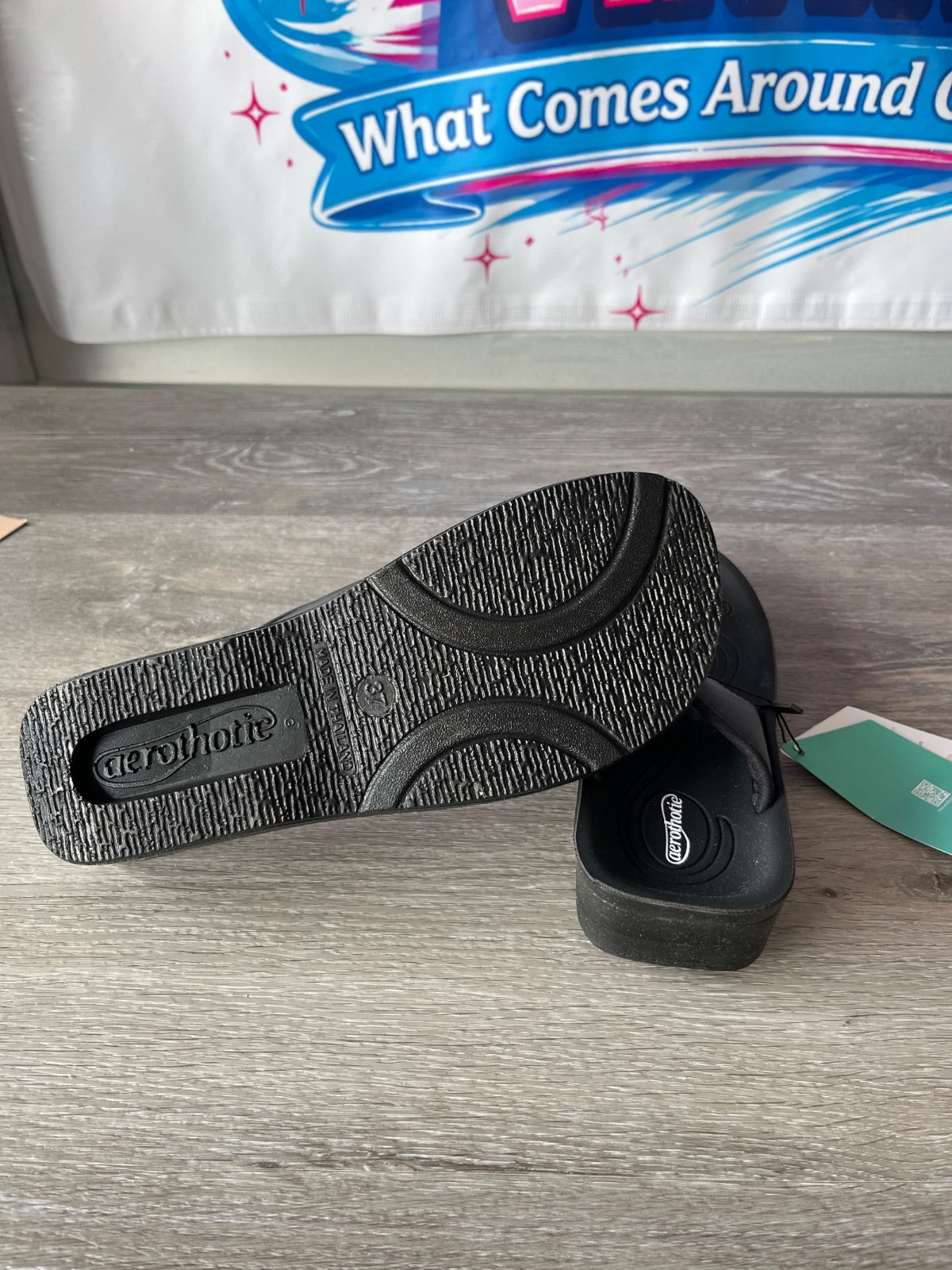 Aerothotic Black Flip Flops (Size W7.5)