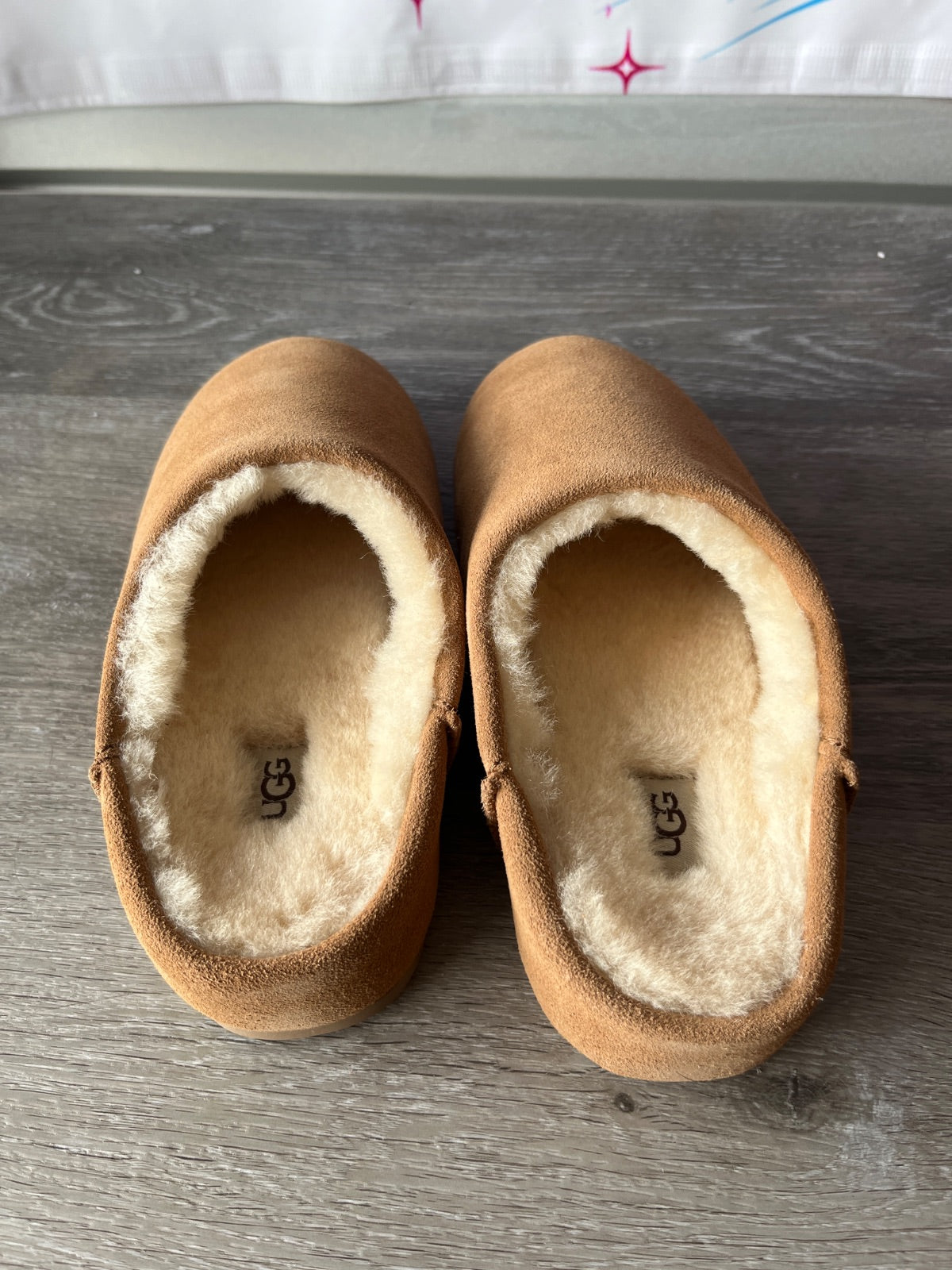 Ugg Ella Slip On (Size W8)