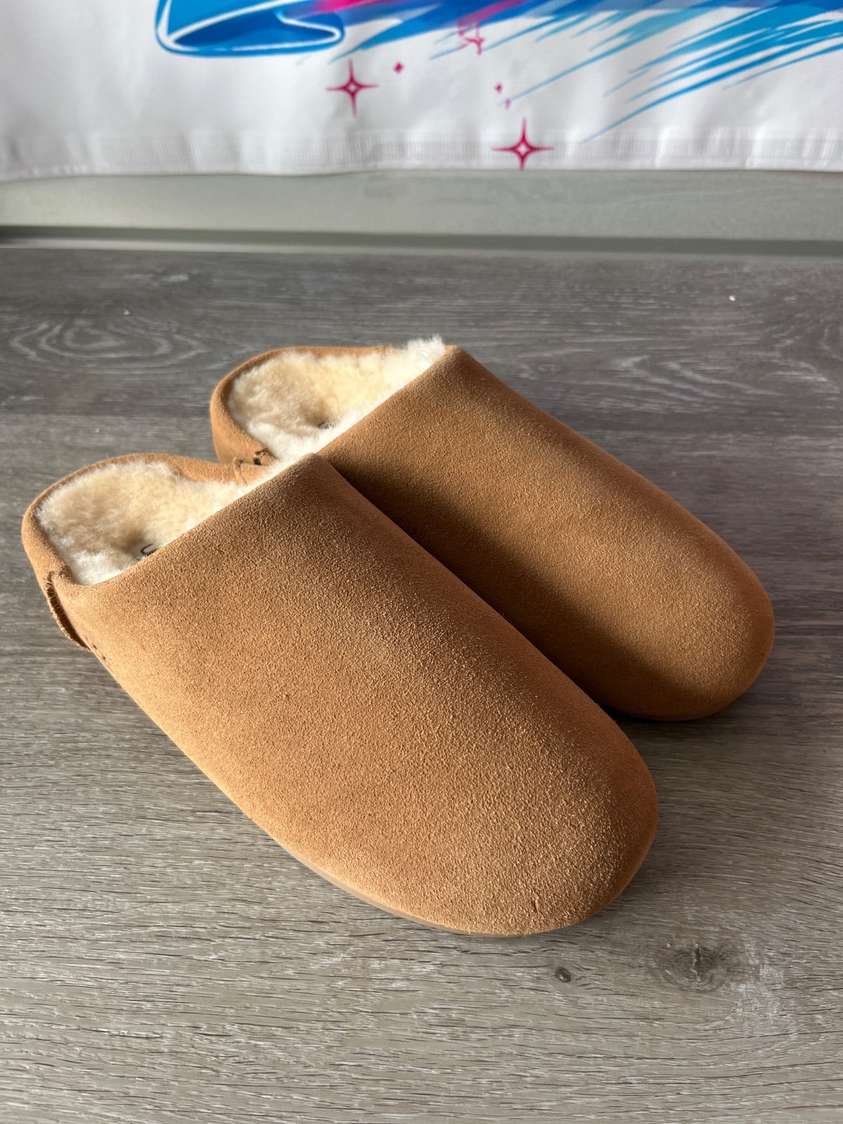 Ugg Ella Slip On (Size W8)