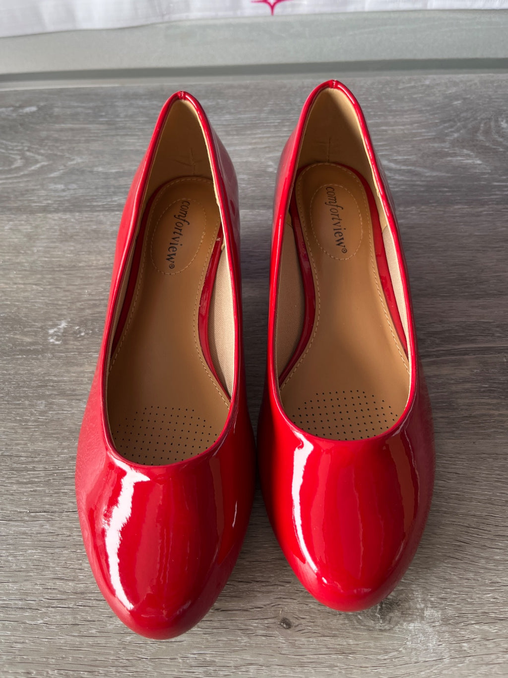 Comfort View Vida Wide Width Heels (Size W8)