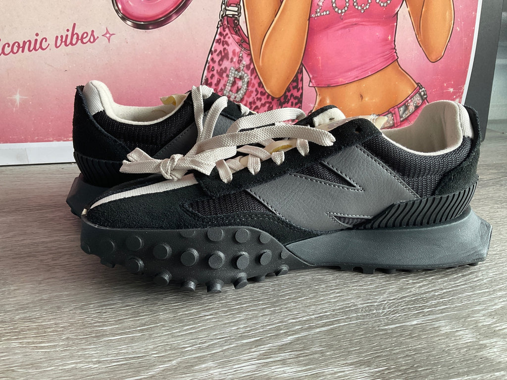 New Balance Black Moonbeam (Size W8 M6.5)