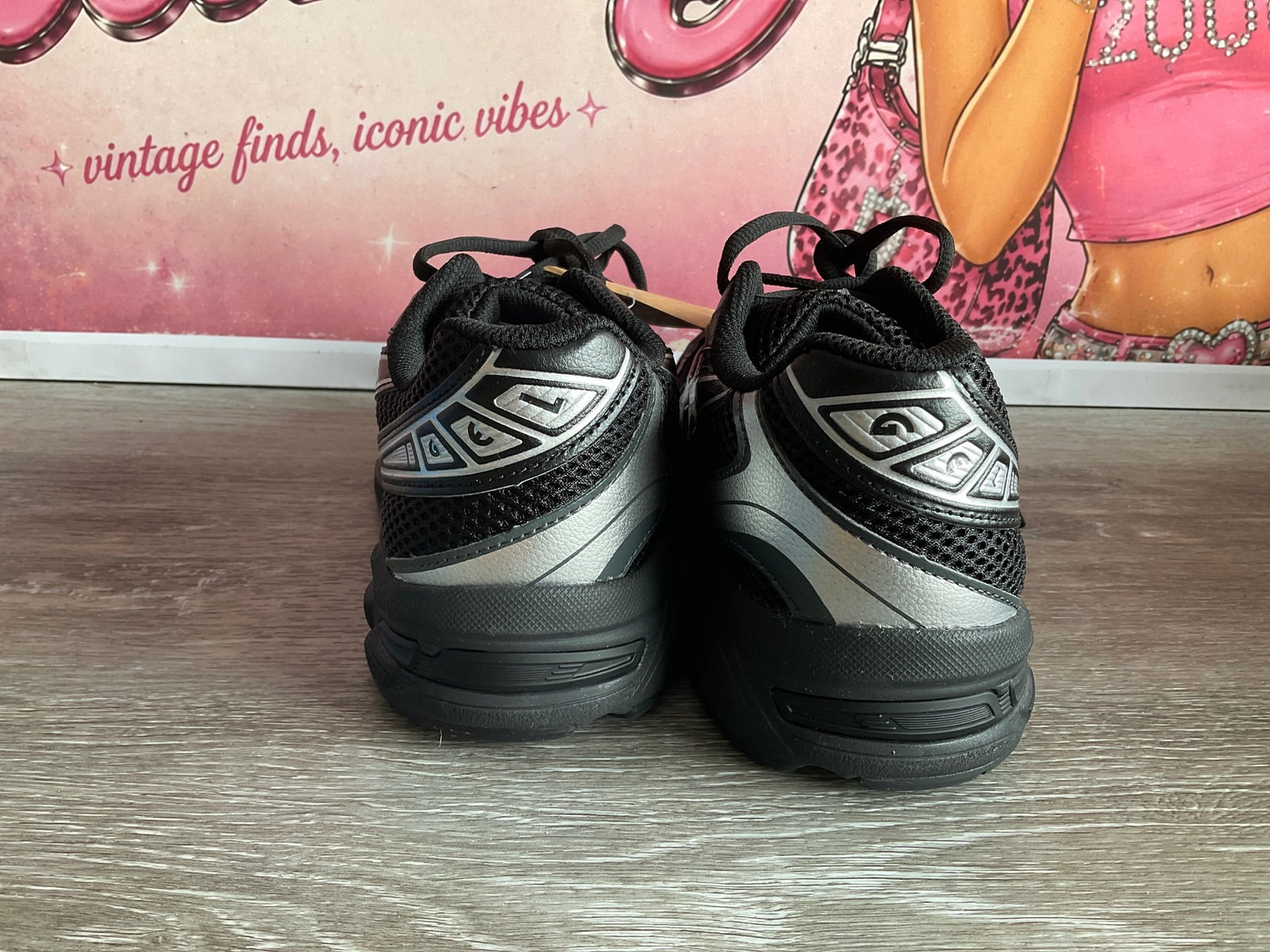 ASICS Gel Black Pure (Size 6.5 Kids W8)