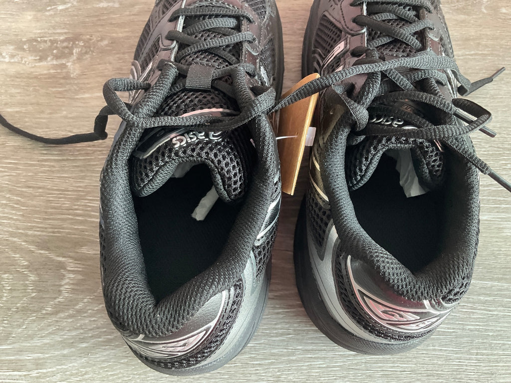 ASICS Gel Black Pure (Size 6 Kids W7.5)