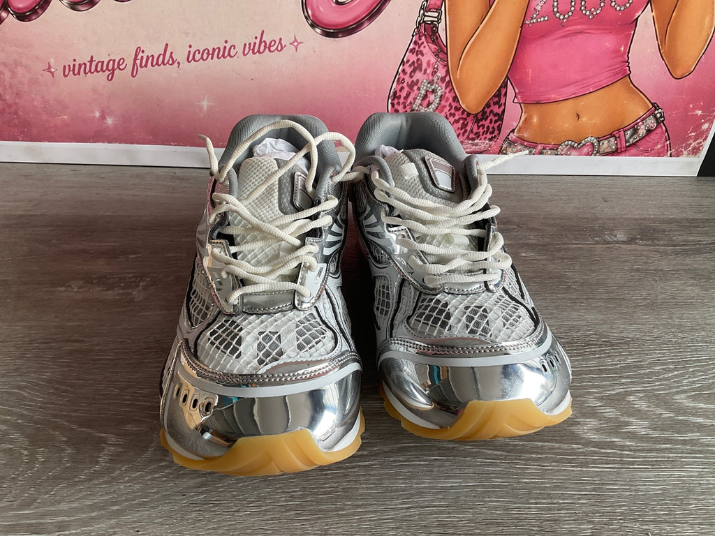 Bottege Veneta Orbit (Size M13)