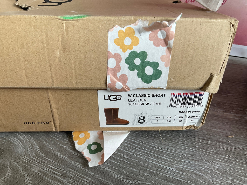Ugg Classic Short Leather (Size W8)