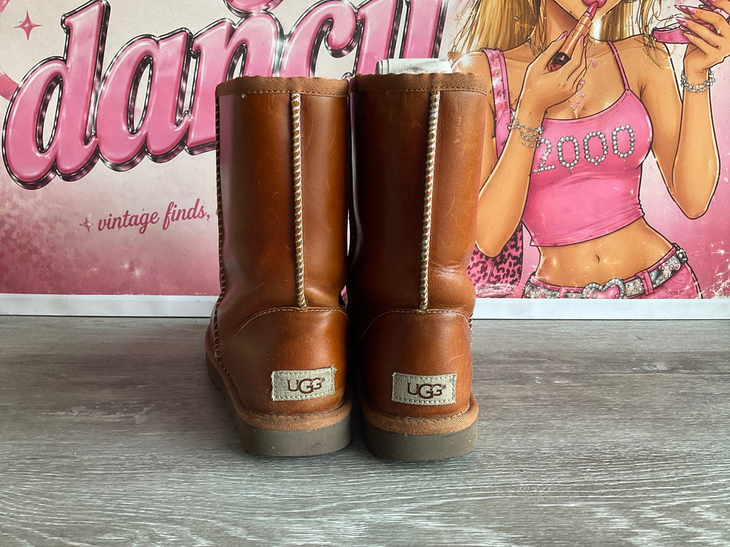 Ugg Classic Short Leather (Size W8)