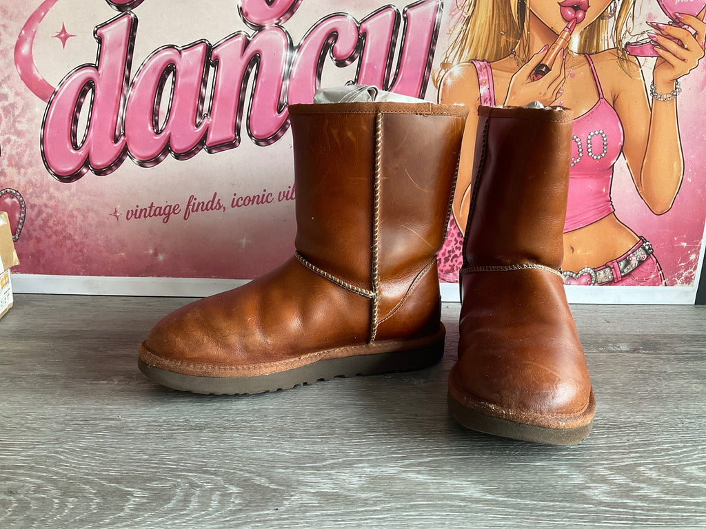 Ugg Classic Short Leather (Size W8)